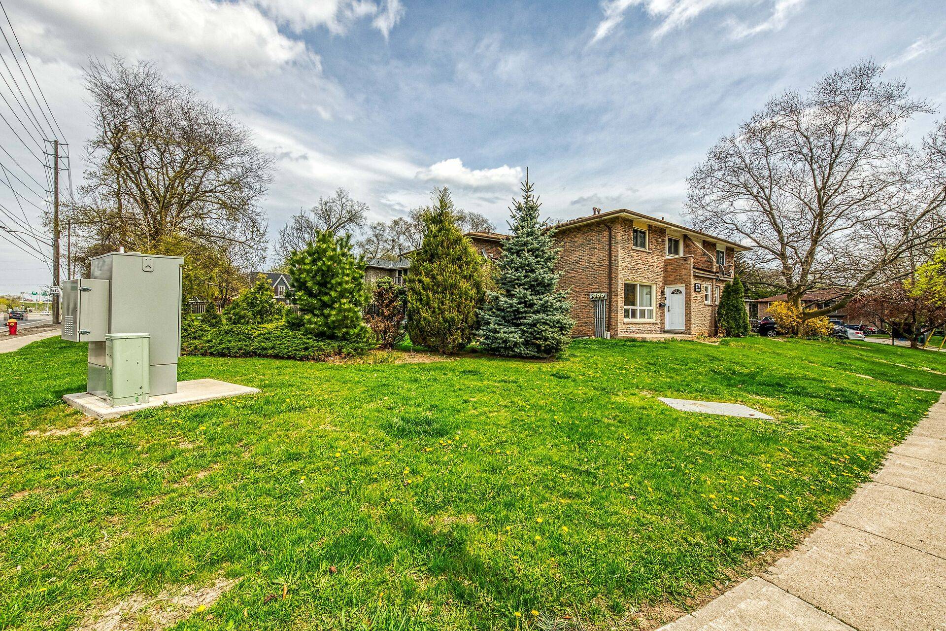 Burlington, ON L7T 3Z1,977 Francis RD #2