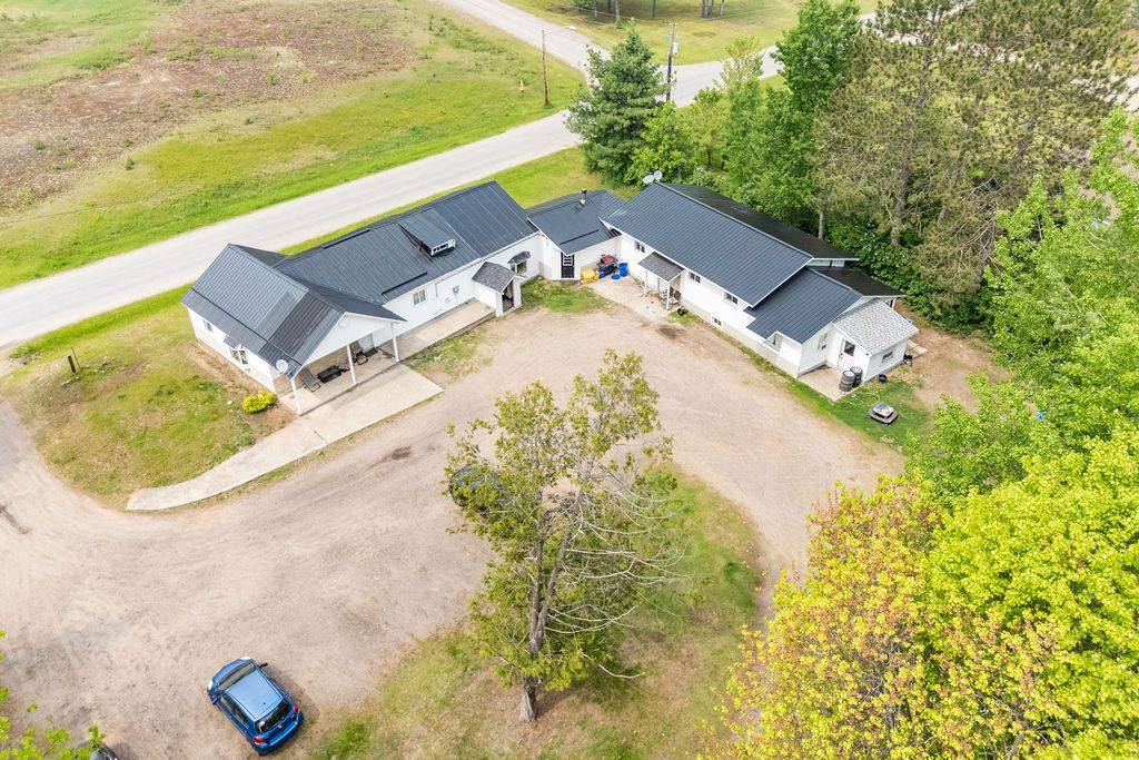 Laurentian Hills, ON K0J 1J0,36 Mill Yard RD