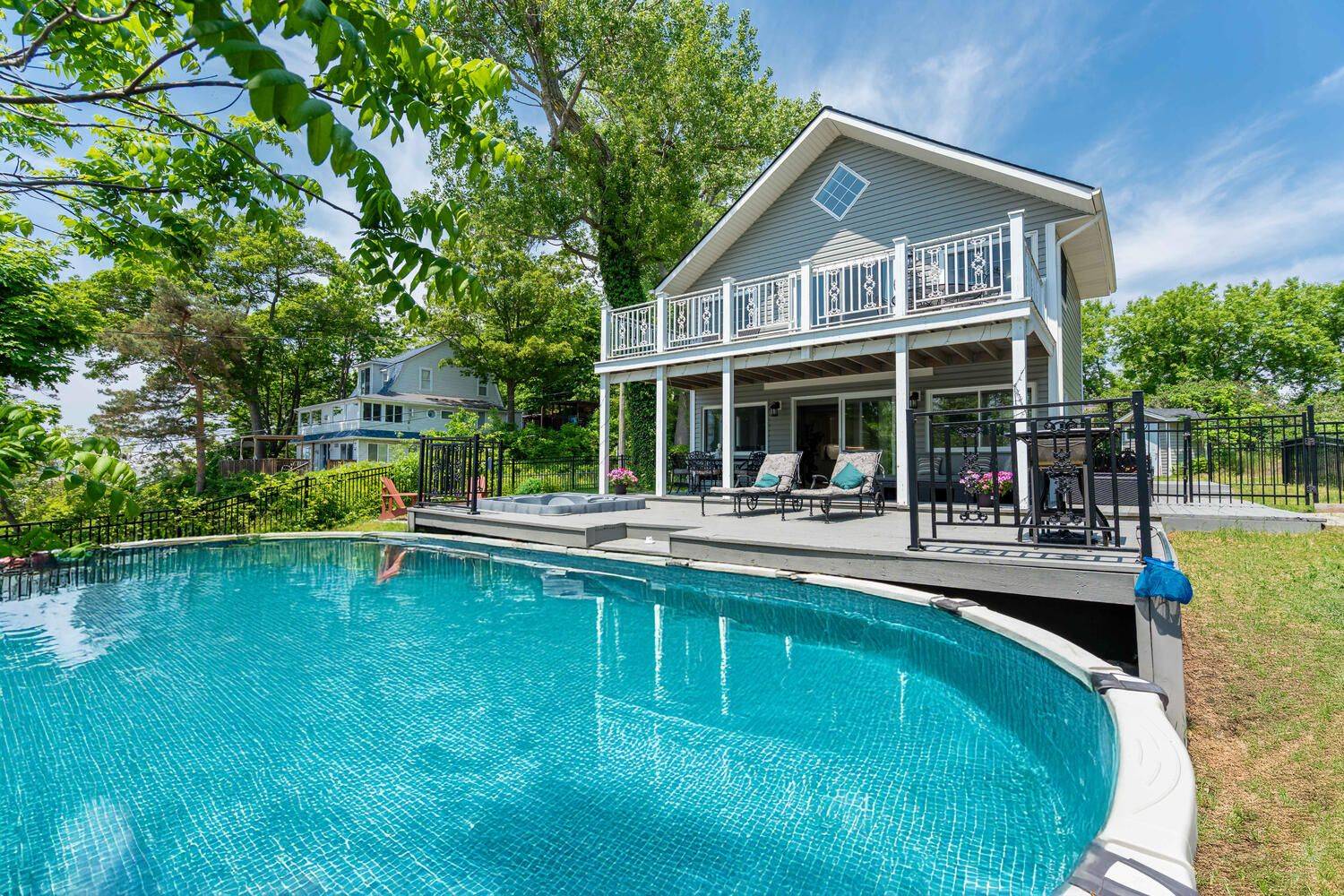 Fort Erie, ON L0S 1B0,532 RIDGEWAY RD