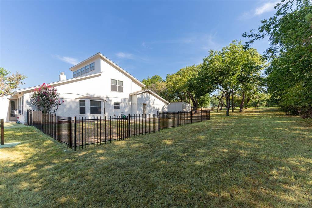Southlake, TX 76092,220 Sweet Street