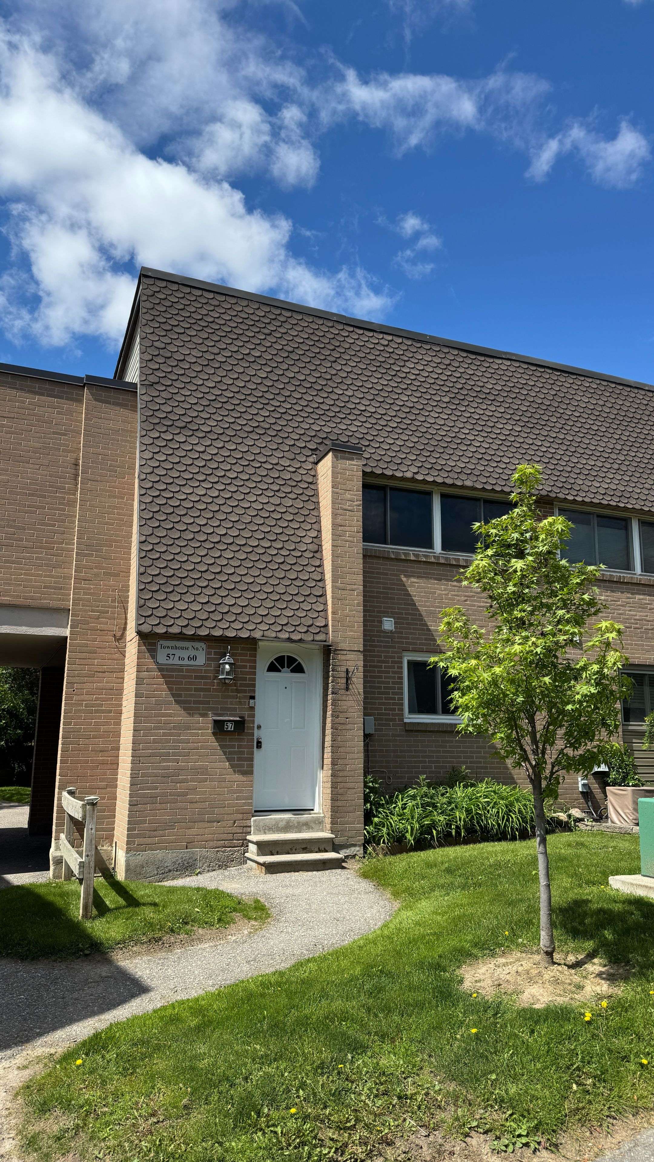 Pickering, ON L1W 1J3,1235 Radom ST #57