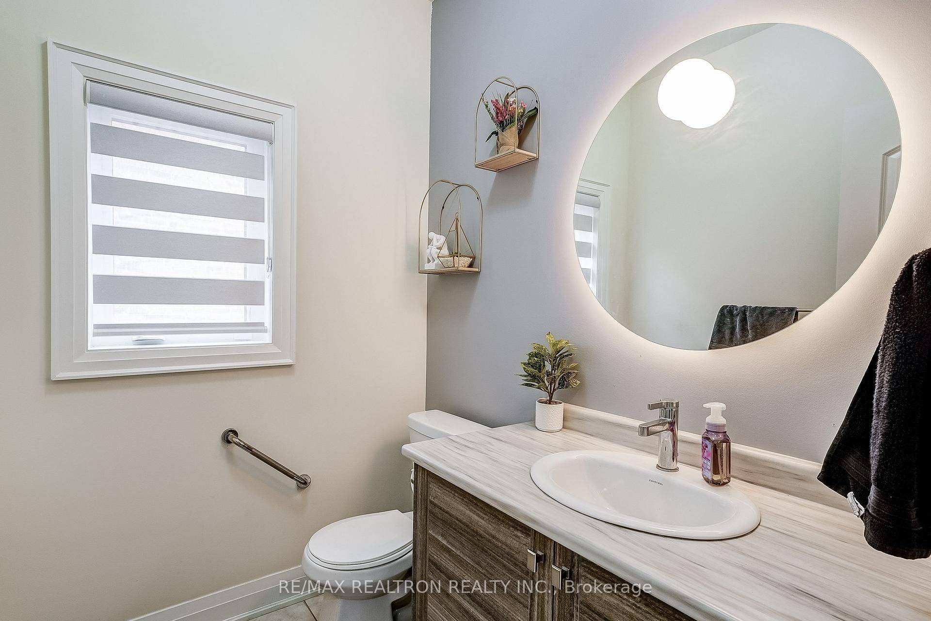 East Gwillimbury, ON L9N 0W2,49 Bowline Vista N/A