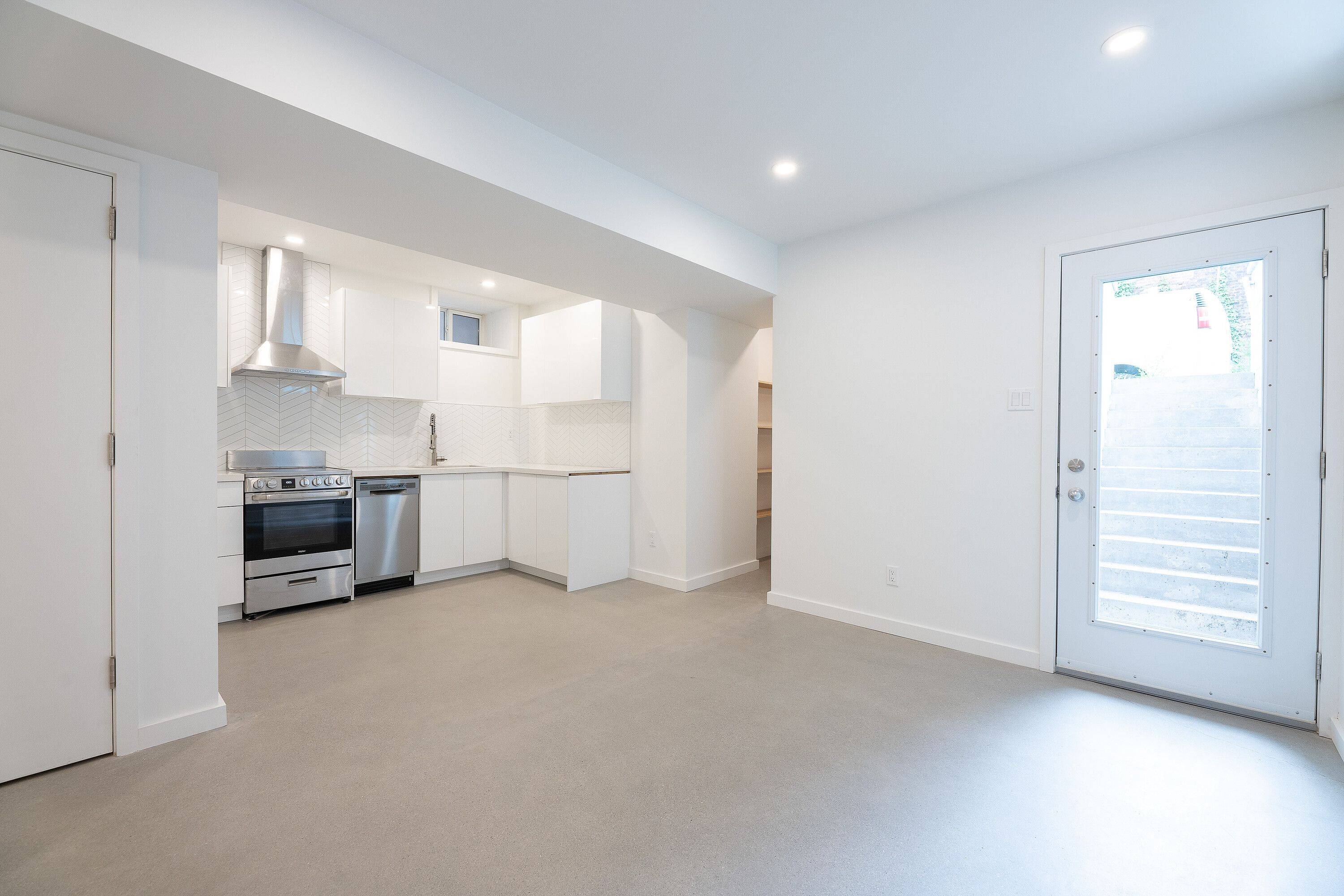 Toronto C01, ON M6J 2K1,301 Euclid AVE #Lower