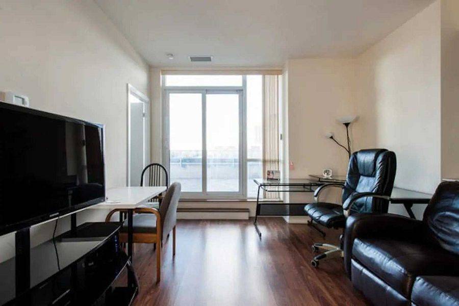 Toronto E07, ON M1S 0K5,151 Village Green SQ #303