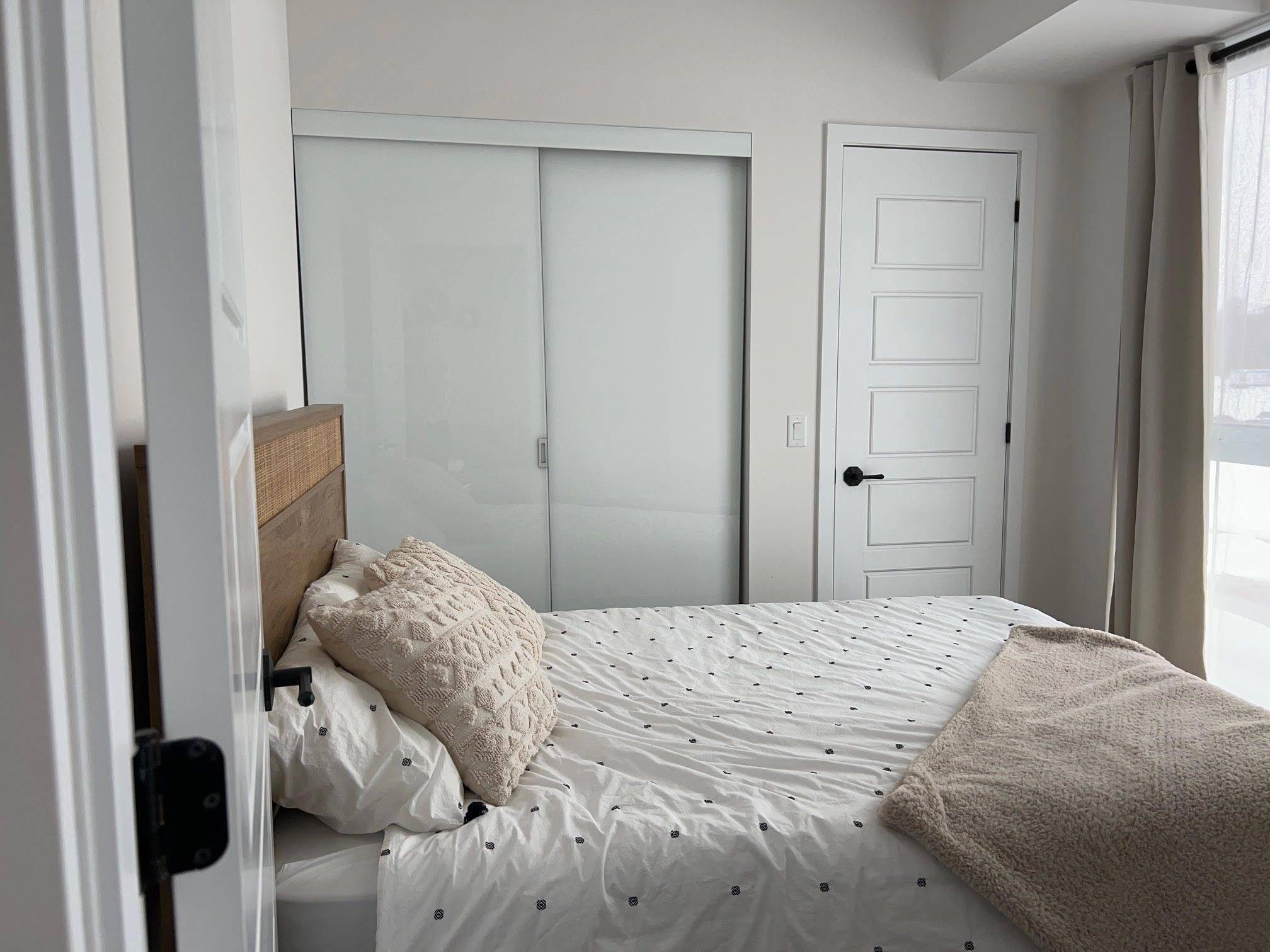 Innisfil, ON L9S 0R5,415 Sea Ray AVE #207