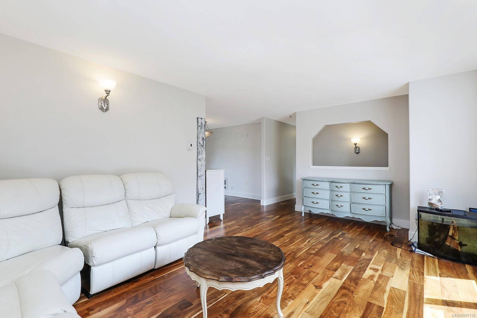 Courtenay, BC V9N 5M6,5252 Headquarters Rd