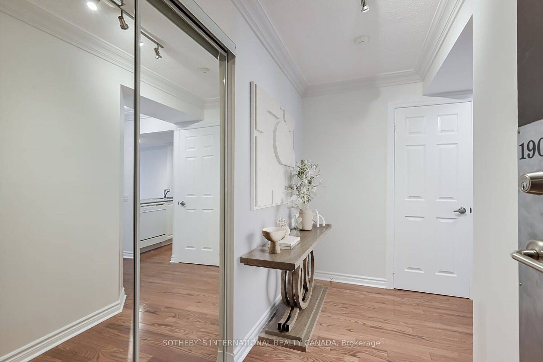 Toronto C09, ON M4W 3W9,388 Bloor ST E #1902