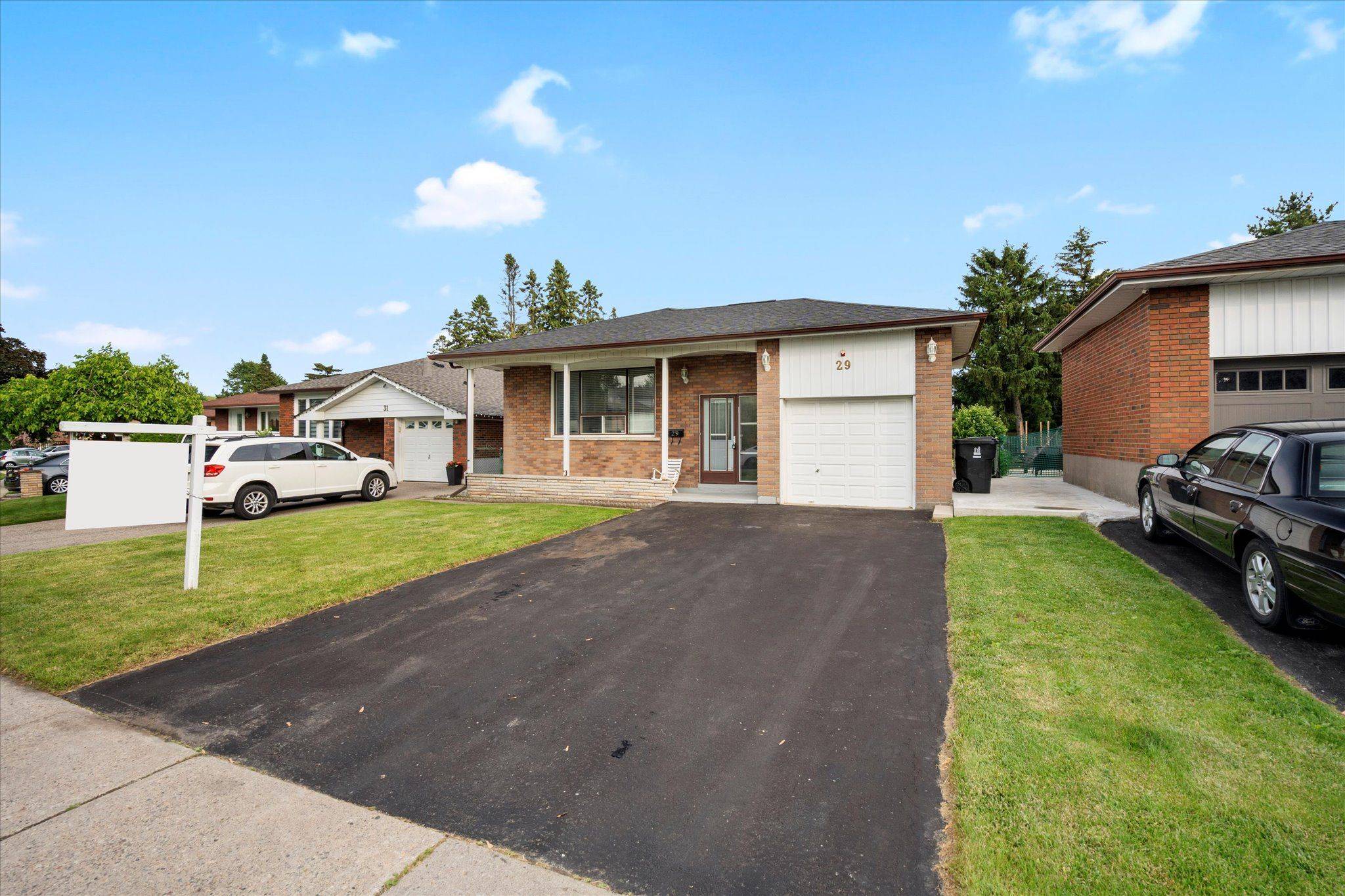 Toronto E08, ON M1K 4R4,29 Chipper CRES
