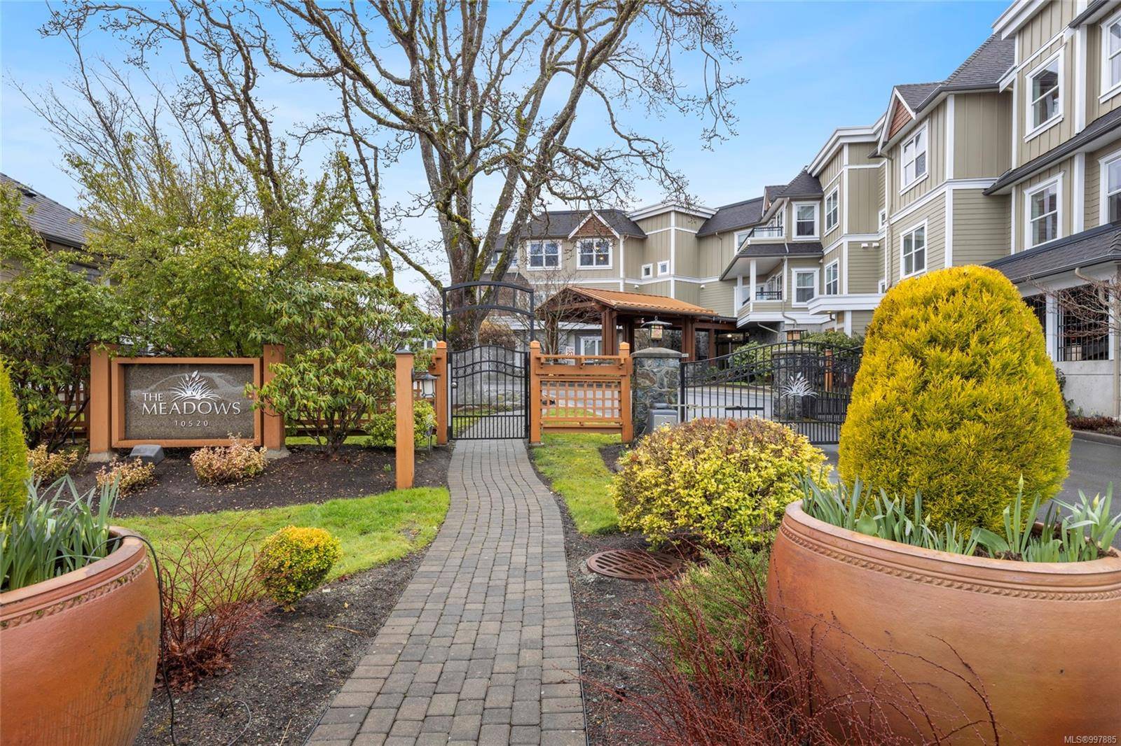 Sidney, BC V8L 0A3,10520 McDonald Park Rd #108