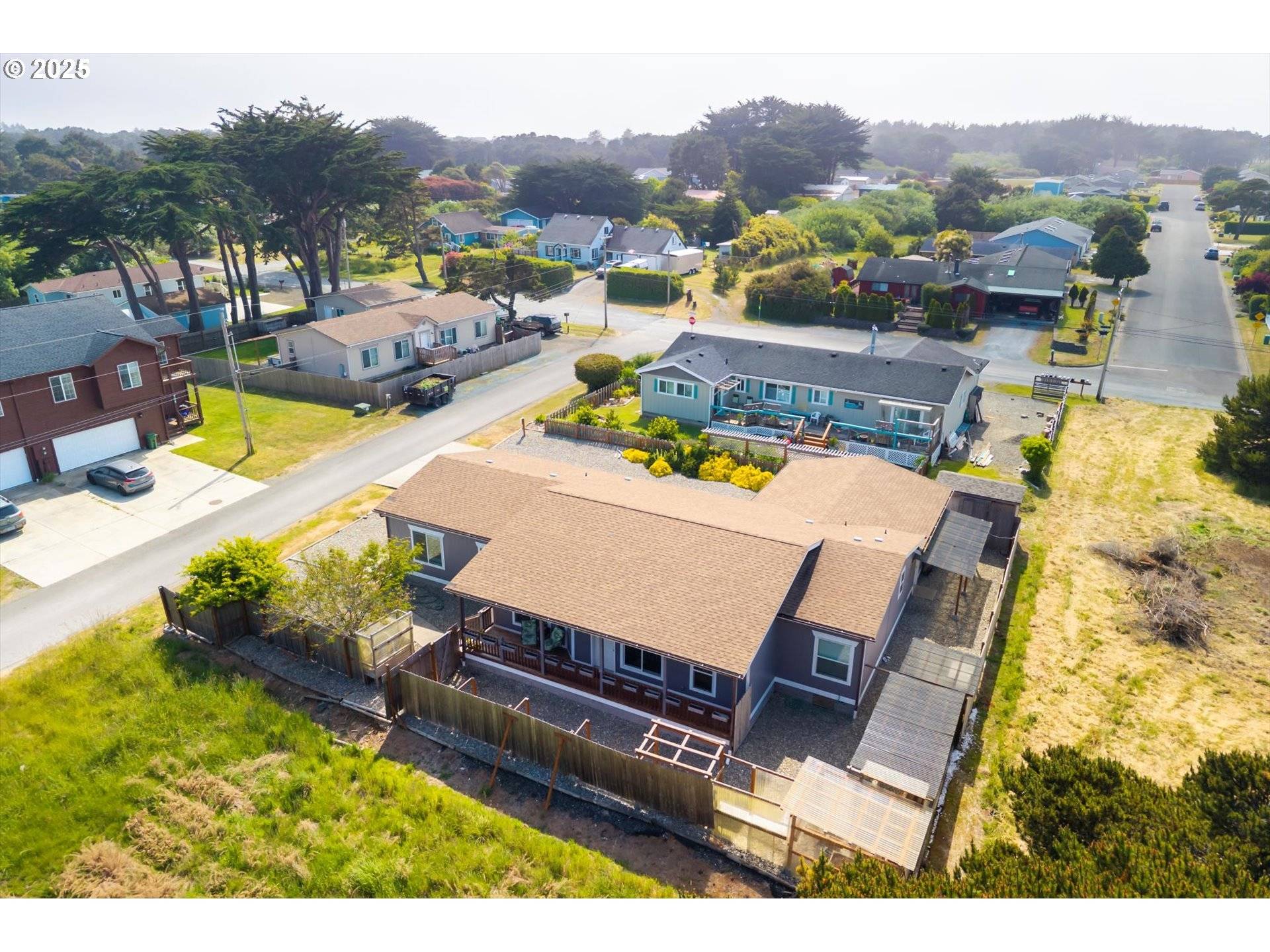 Bandon, OR 97411,410 13TH ST SW