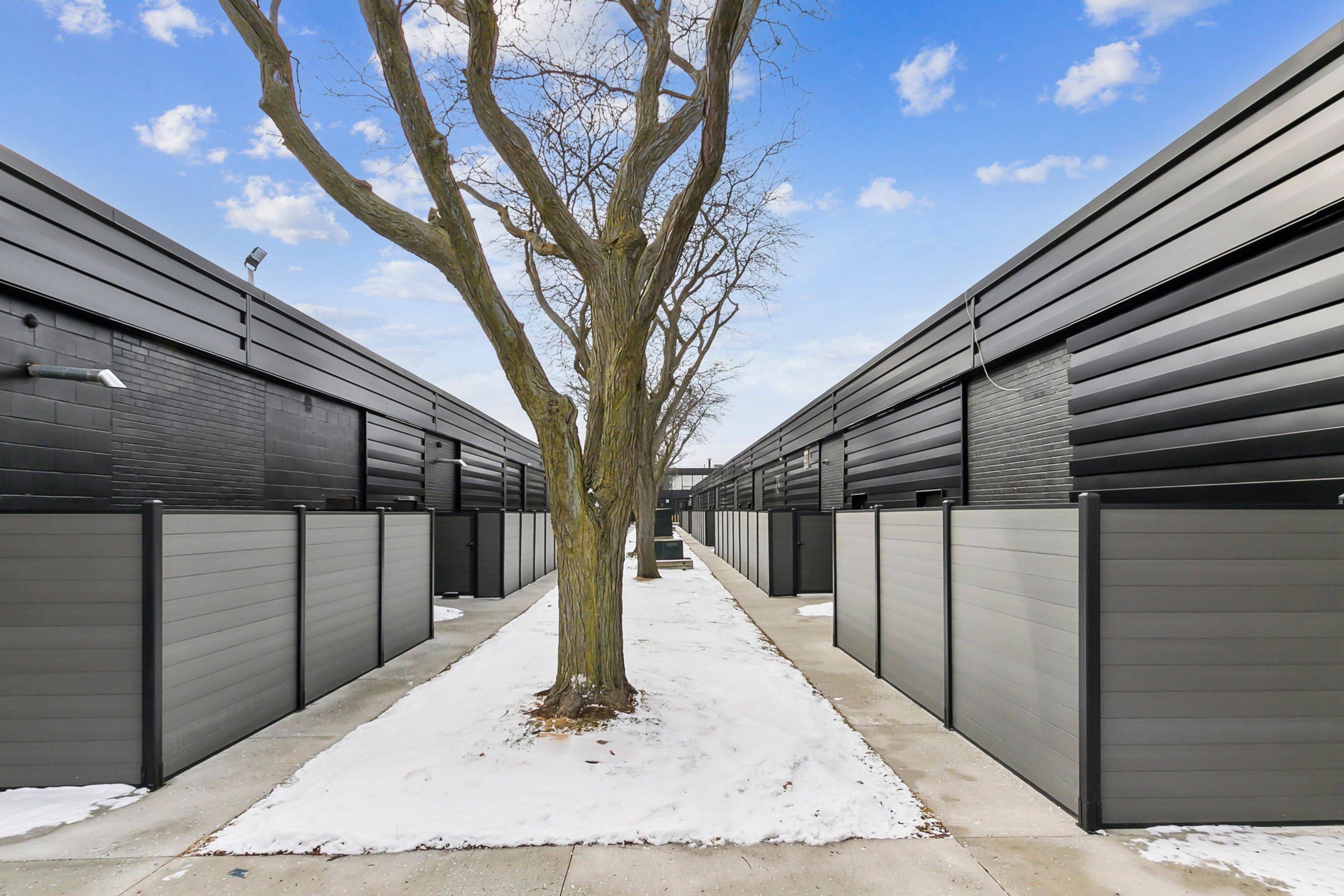 Toronto E04, ON M1L 4C3,777 Warden AVE #305-307