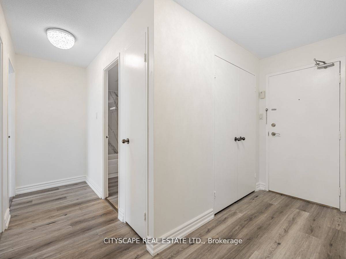 Mississauga, ON L5A 3S8,1320 Mississauga Valley BLVD #304