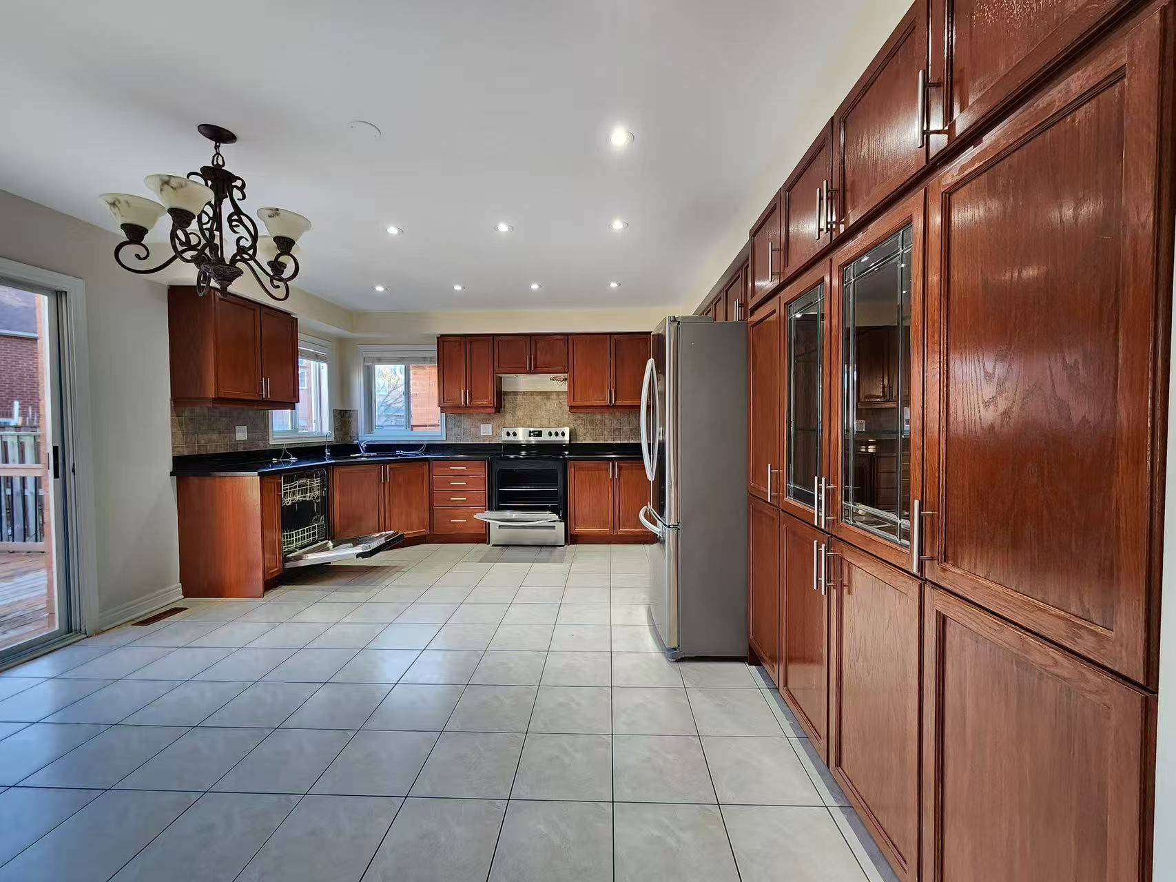 Markham, ON L6C 2X9,77 Westchester CRES