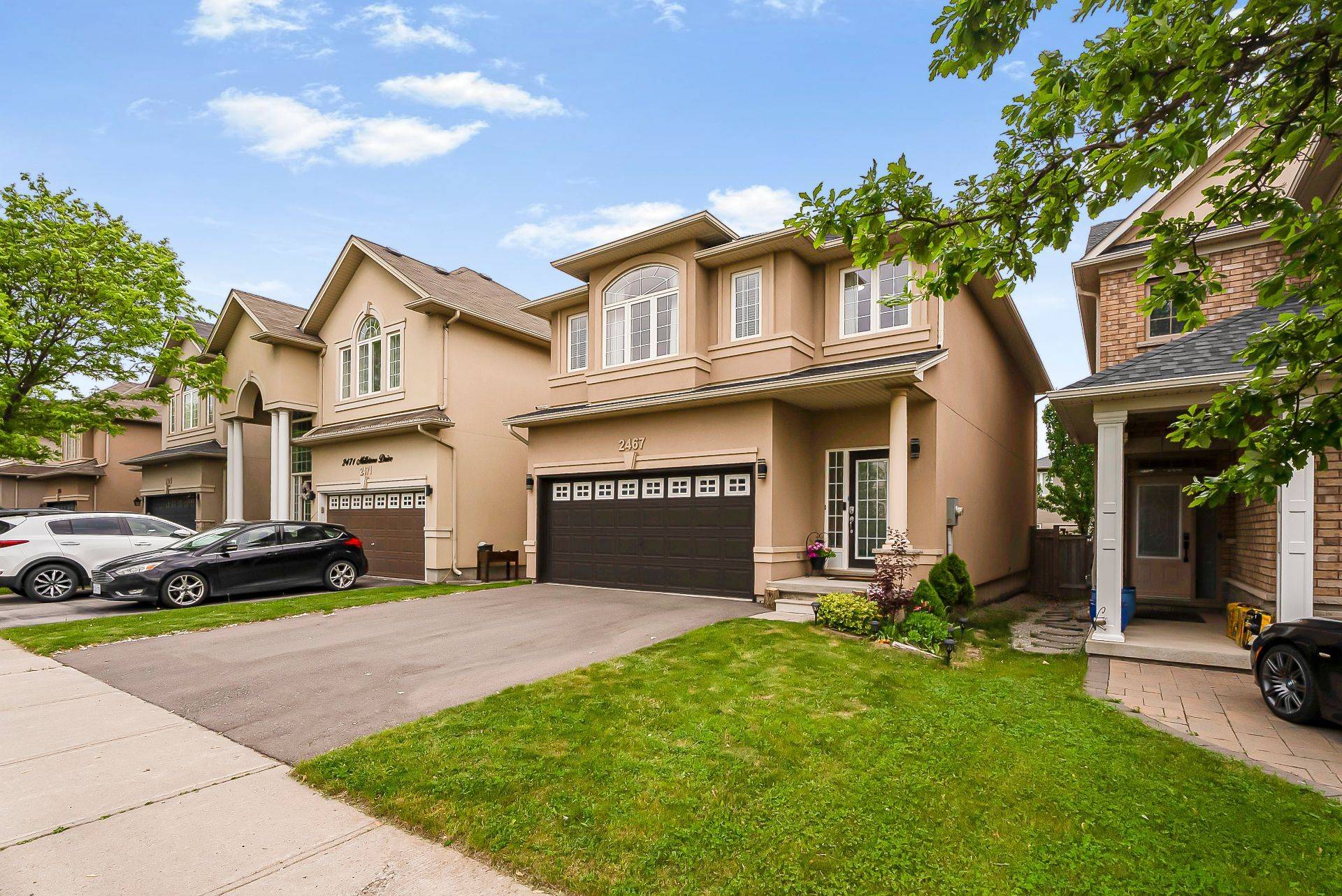 Oakville, ON L6M 0H6,2467 Millstone DR