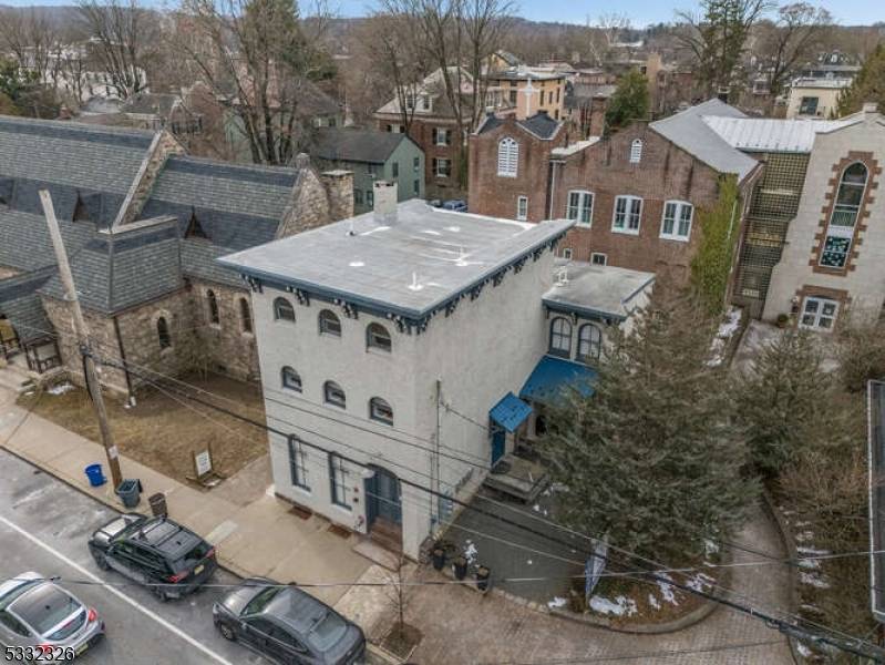 Lambertville City, NJ 08530,85 N Main St