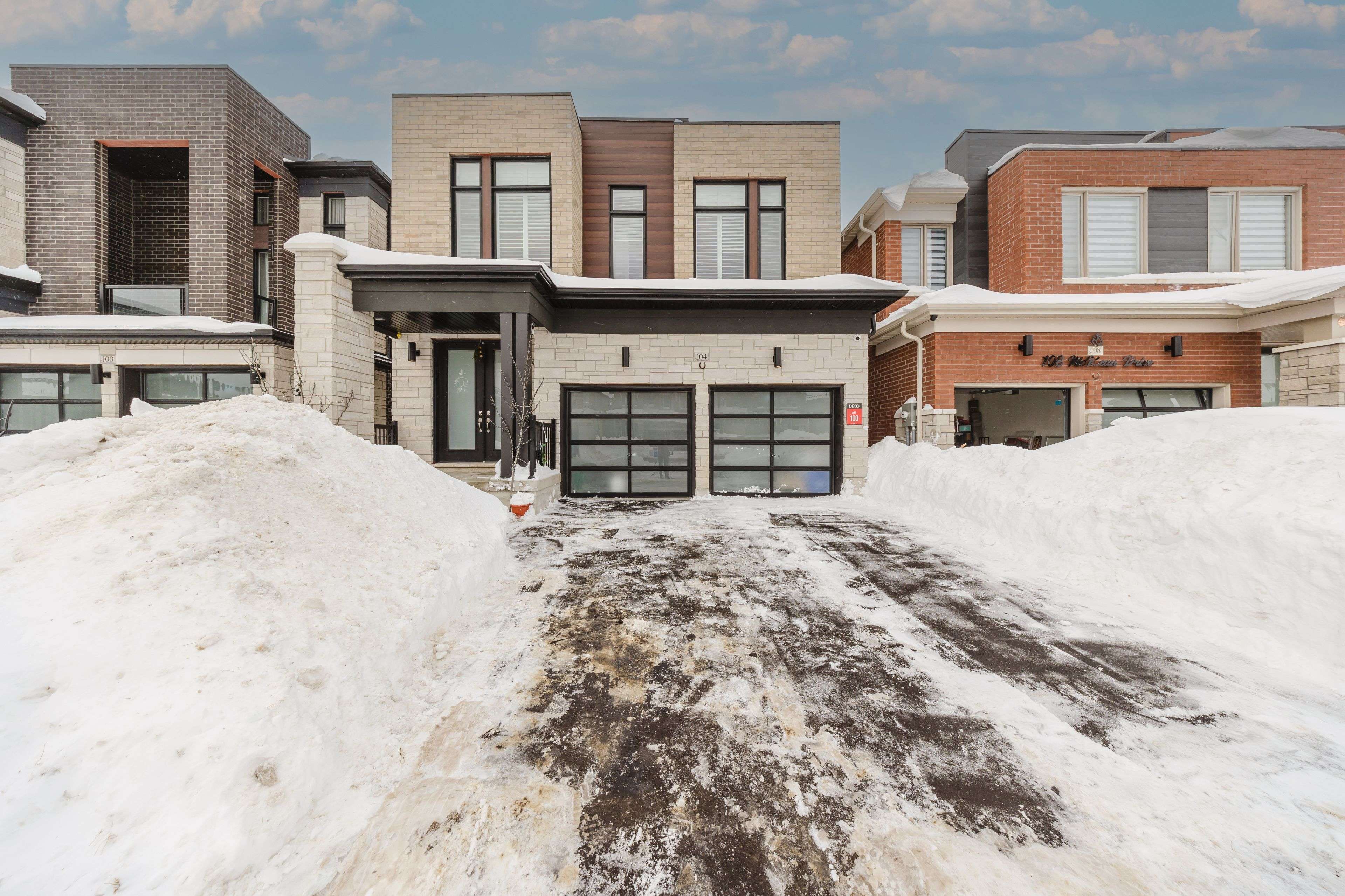 Whitchurch-stouffville, ON L4A 4W4,104 Mckean DR