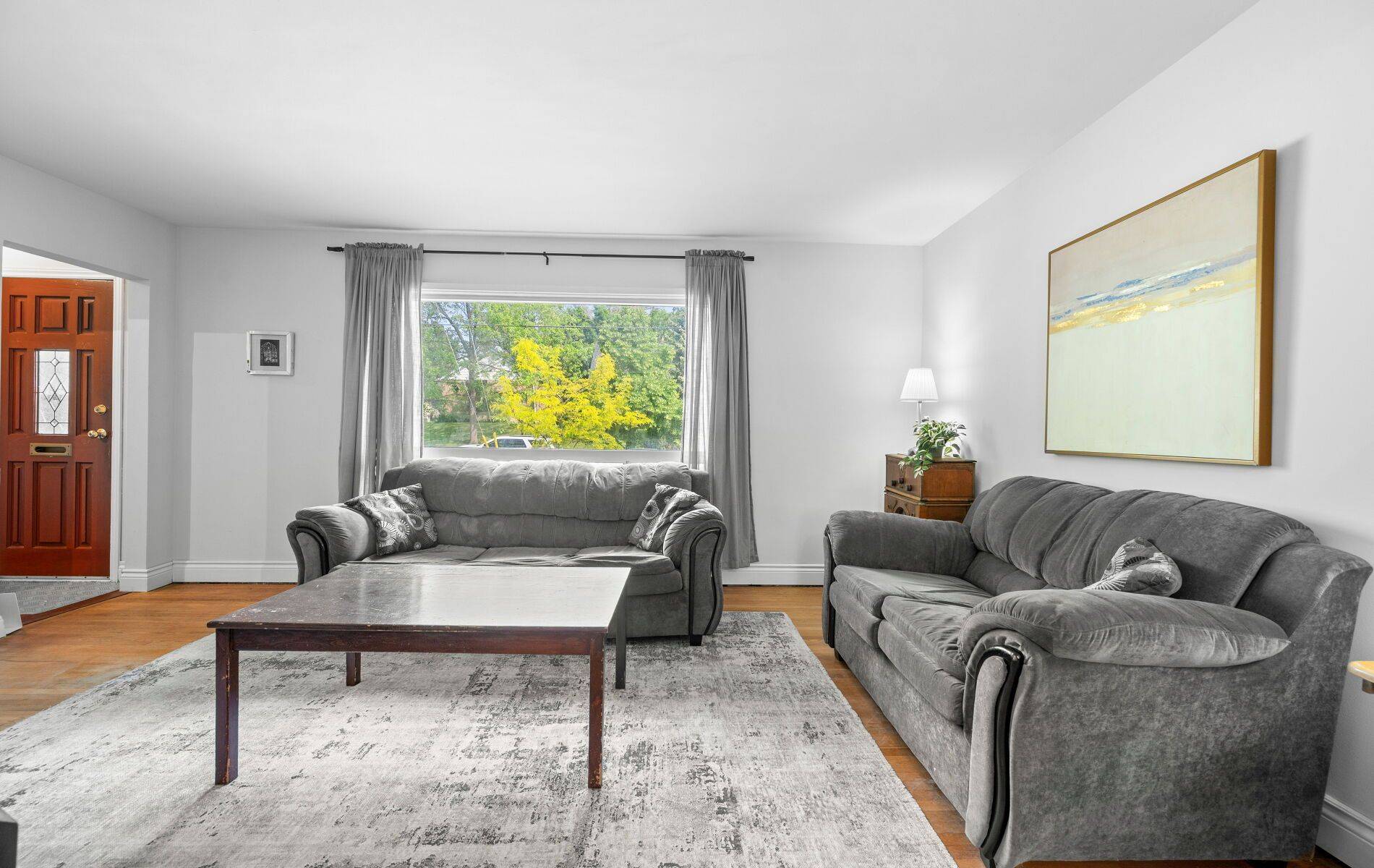 Toronto W10, ON M9W 1T2,129 Allenby AVE