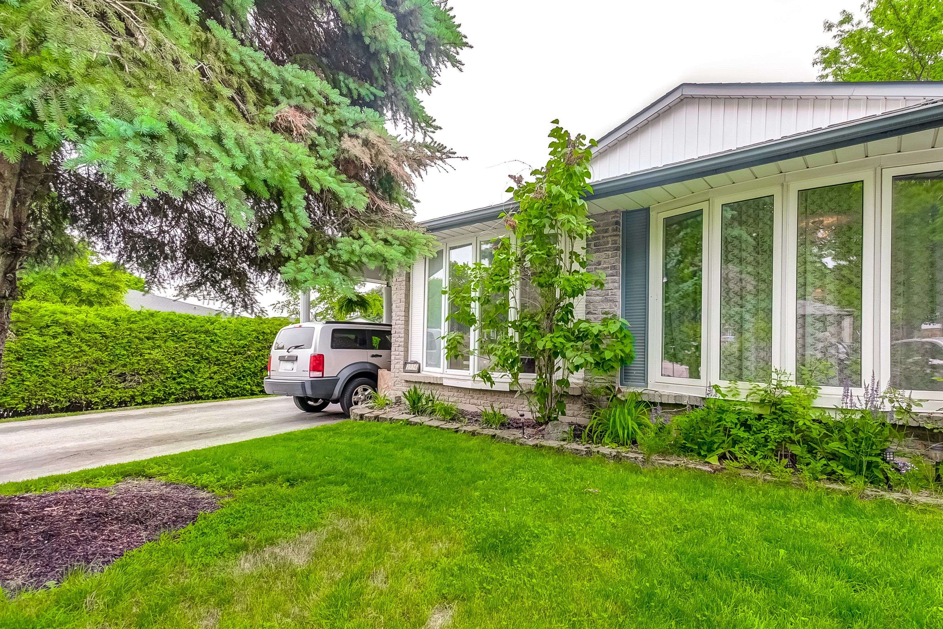 Burlington, ON L7P 3S5,2034 Canning CT