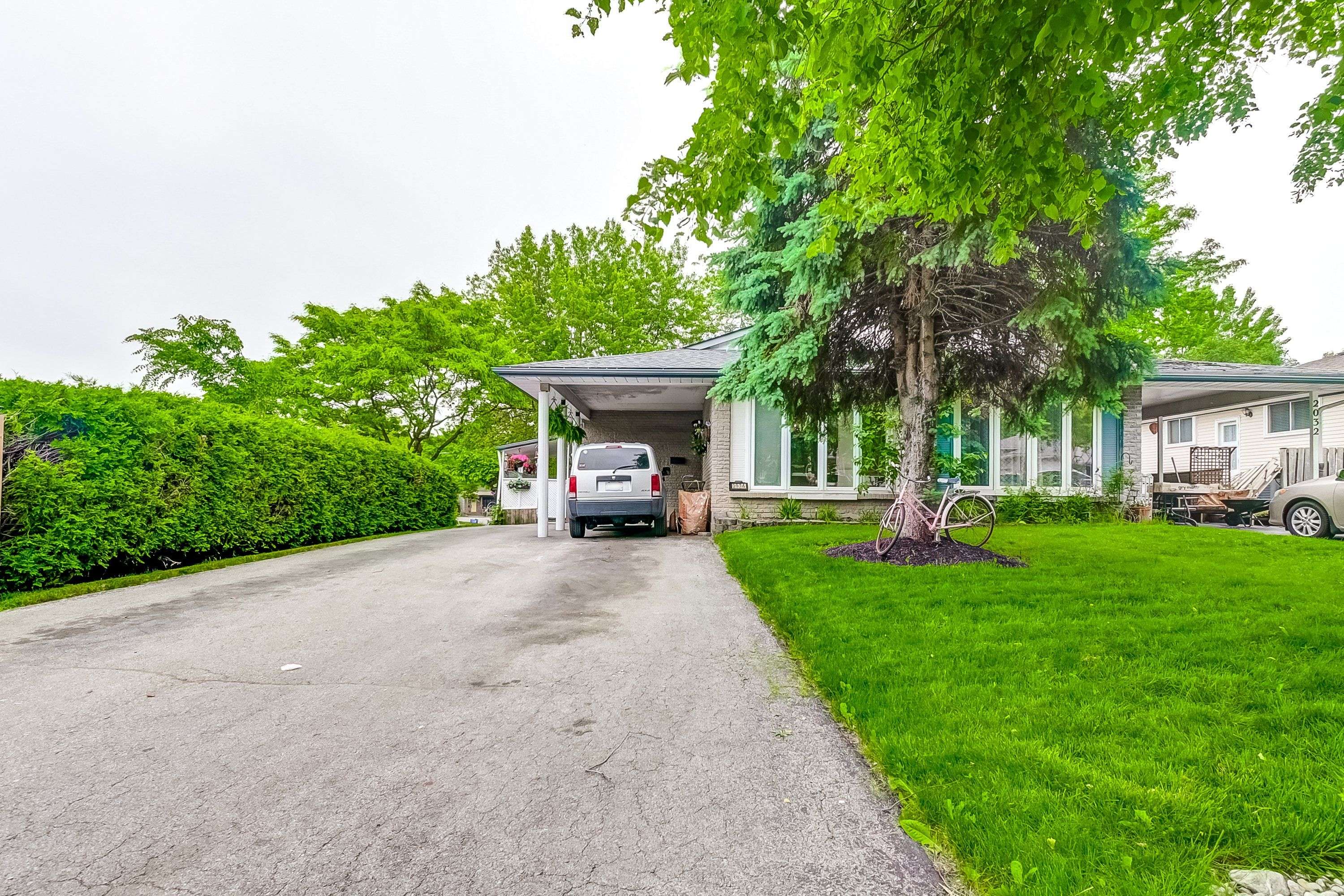Burlington, ON L7P 3S5,2034 Canning CT
