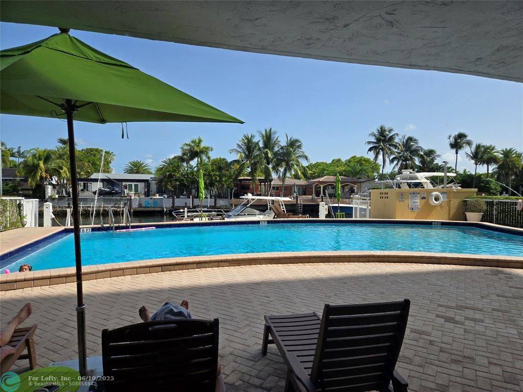 North Miami, FL 33181,2000 NE 135th St  #302