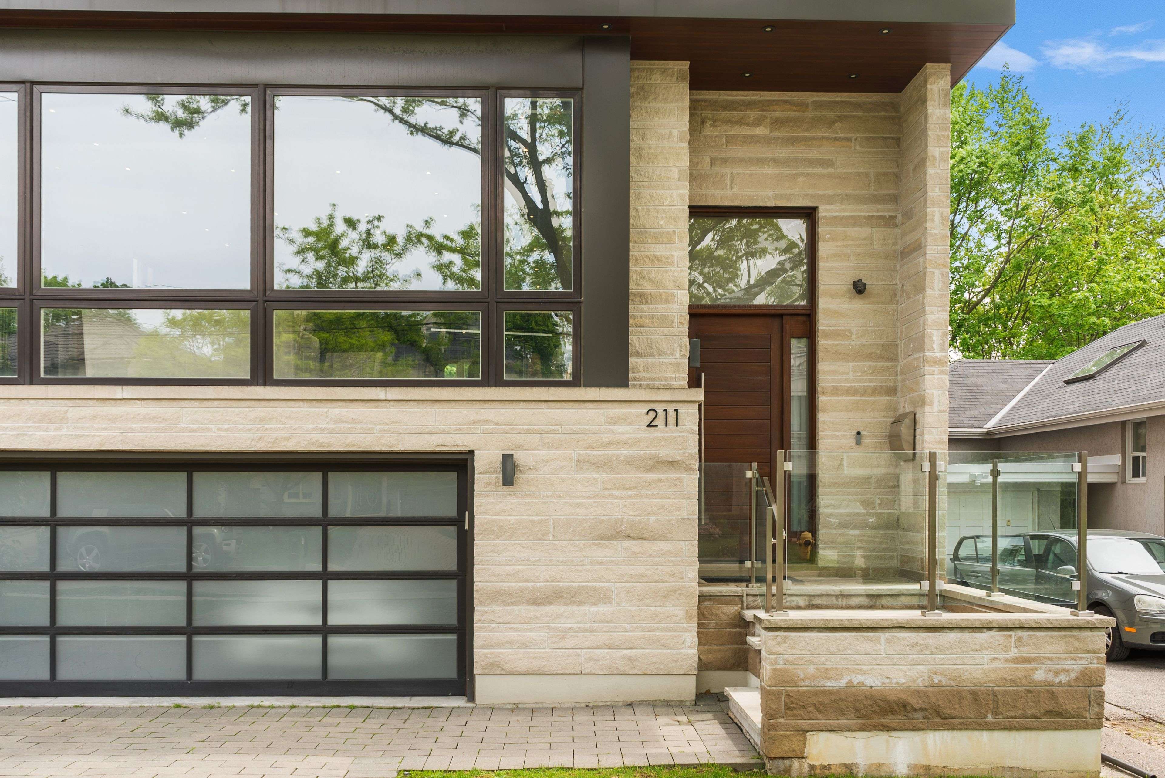 Toronto C07, ON M2N 1H4,211 Johnston AVE
