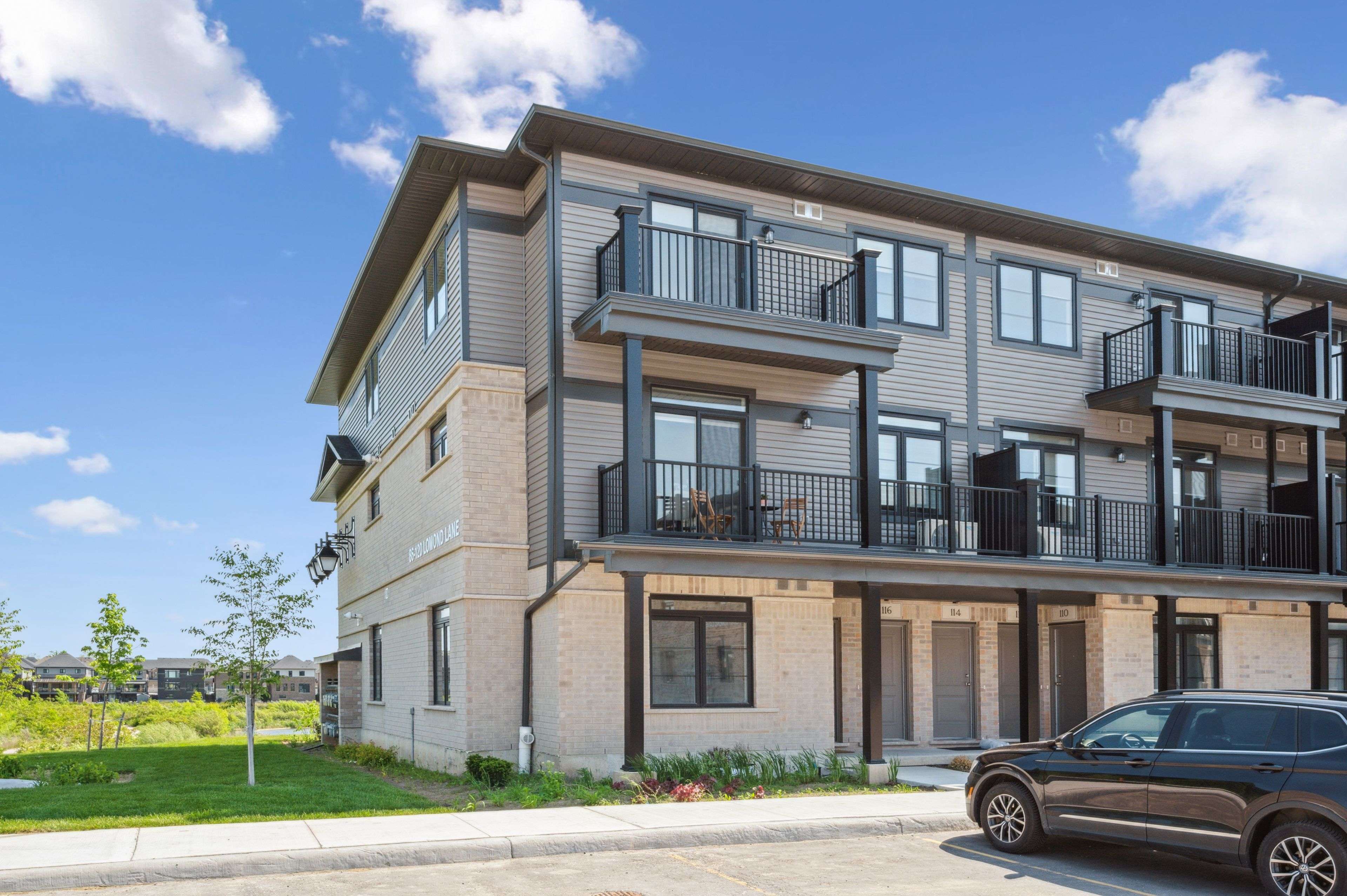 Kitchener, ON N2R 0T6,120 Lomond LN