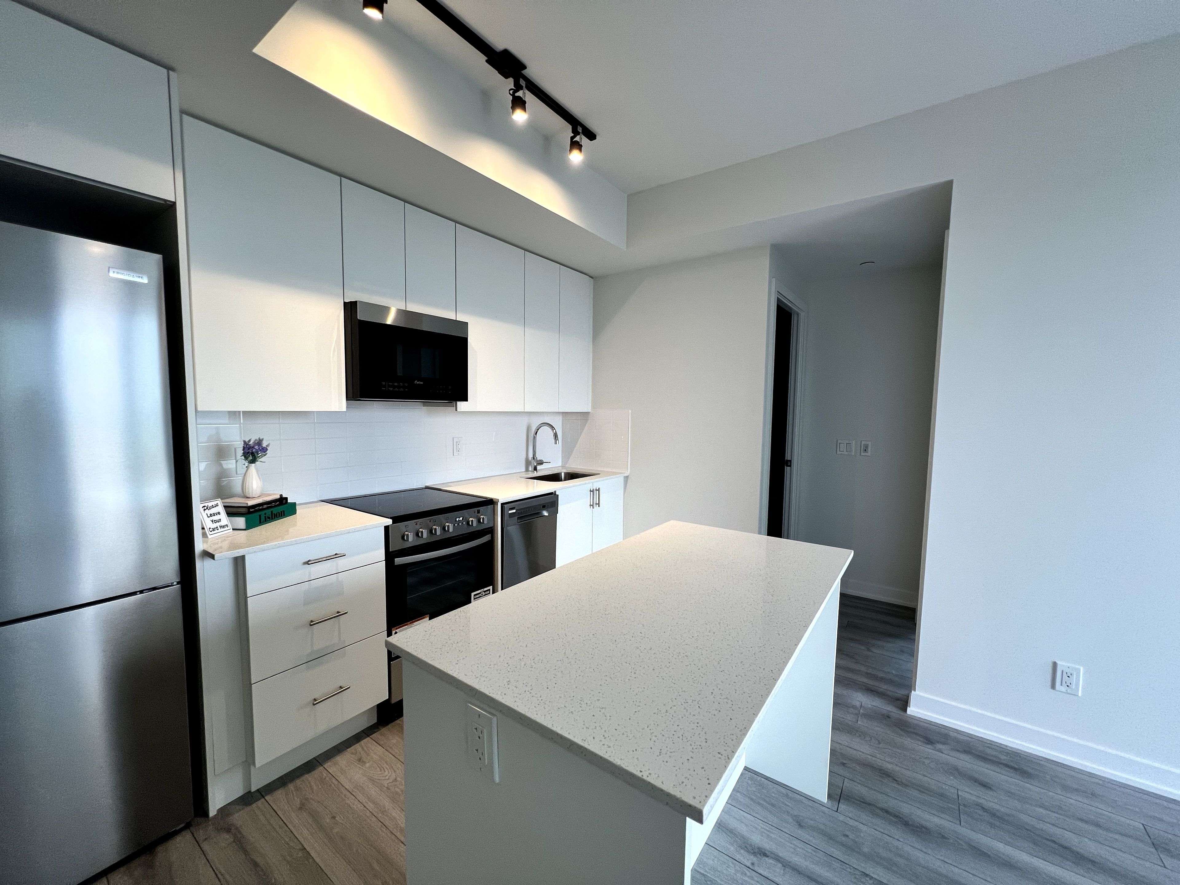 Toronto C07, ON M2N 0E7,15 Ellerslie AVE #2405