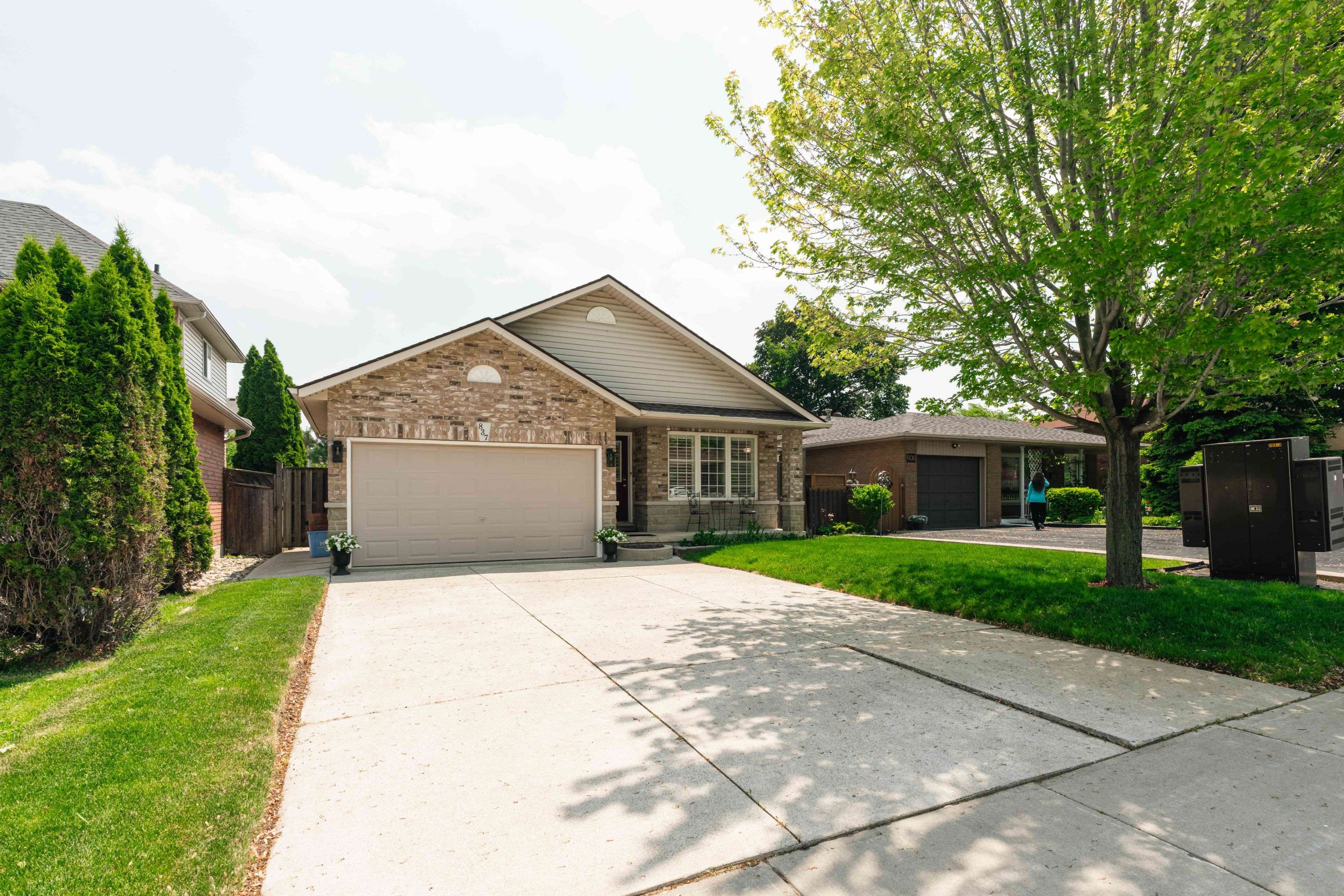 Hamilton, ON L8T 3V4,837 Upper Ottawa ST