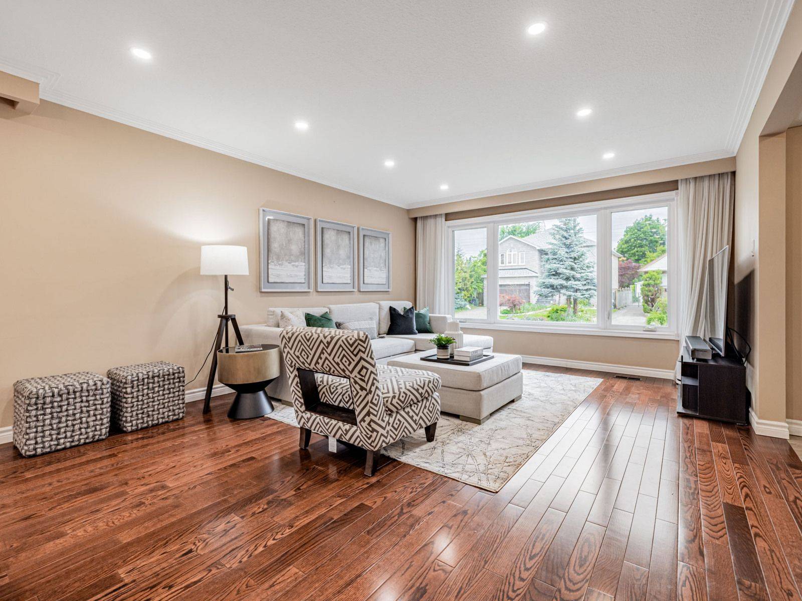 Toronto C14, ON M2M 1Y4,101 Pemberton AVE
