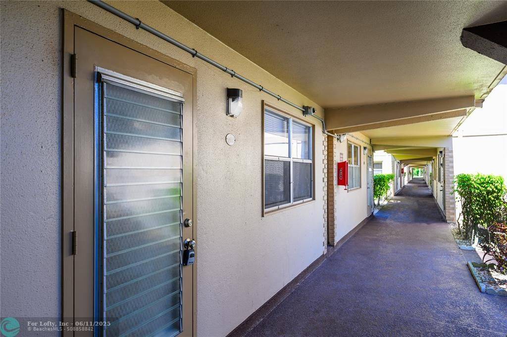 Delray Beach, FL 33446,[StreetName,UnitNumber,StreetNumber,StreetDirPrefix]