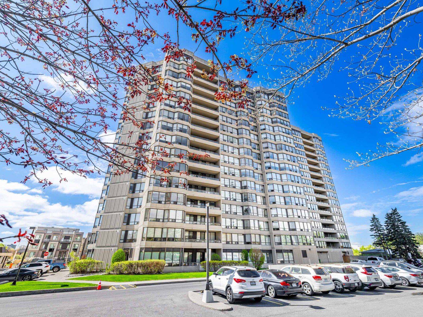 Vaughan, ON L4J 6X4,7420 Bathurst ST N #1611