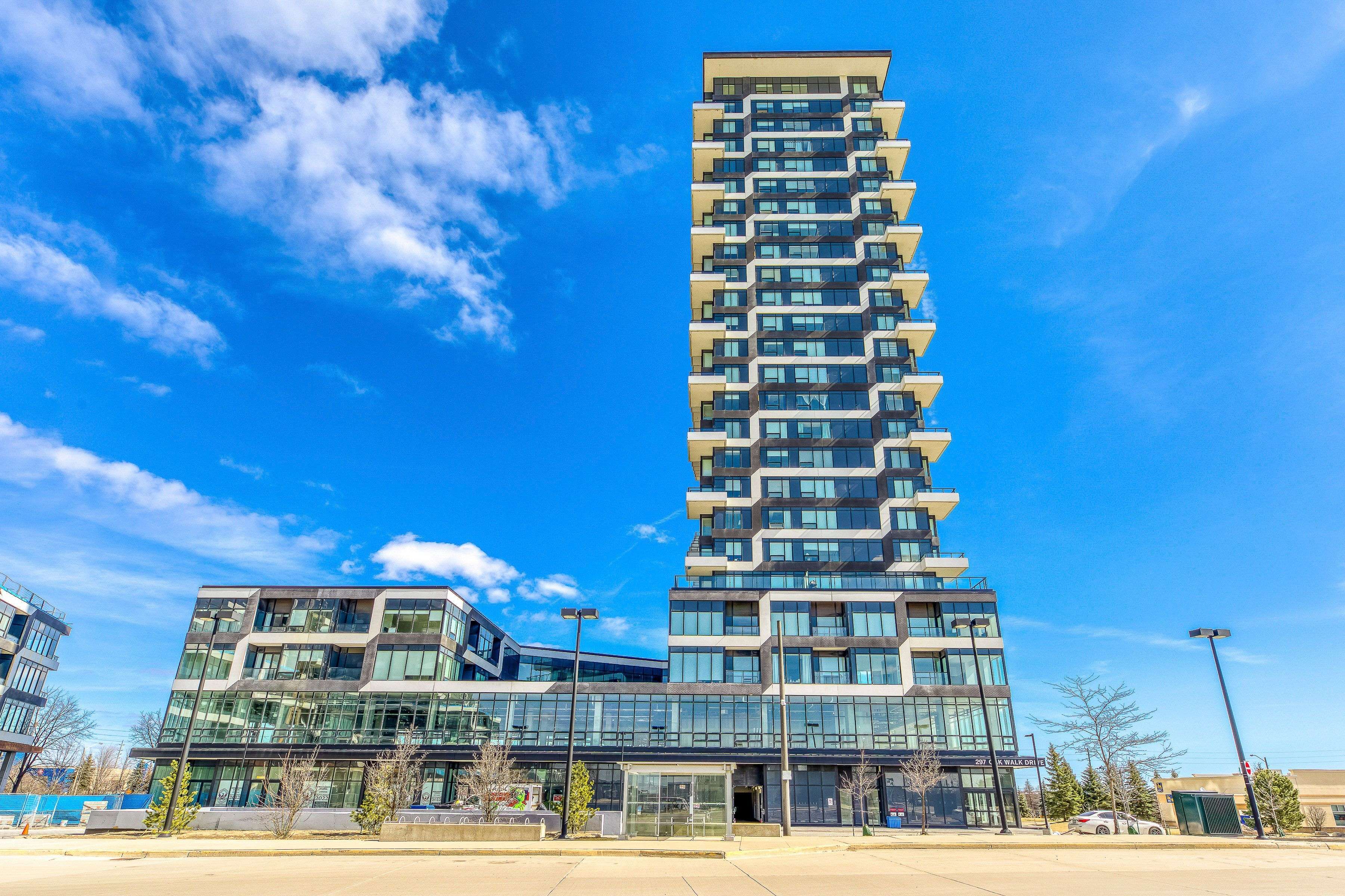 Oakville, ON L6H 3R6,297 Oak Walk DR #1108