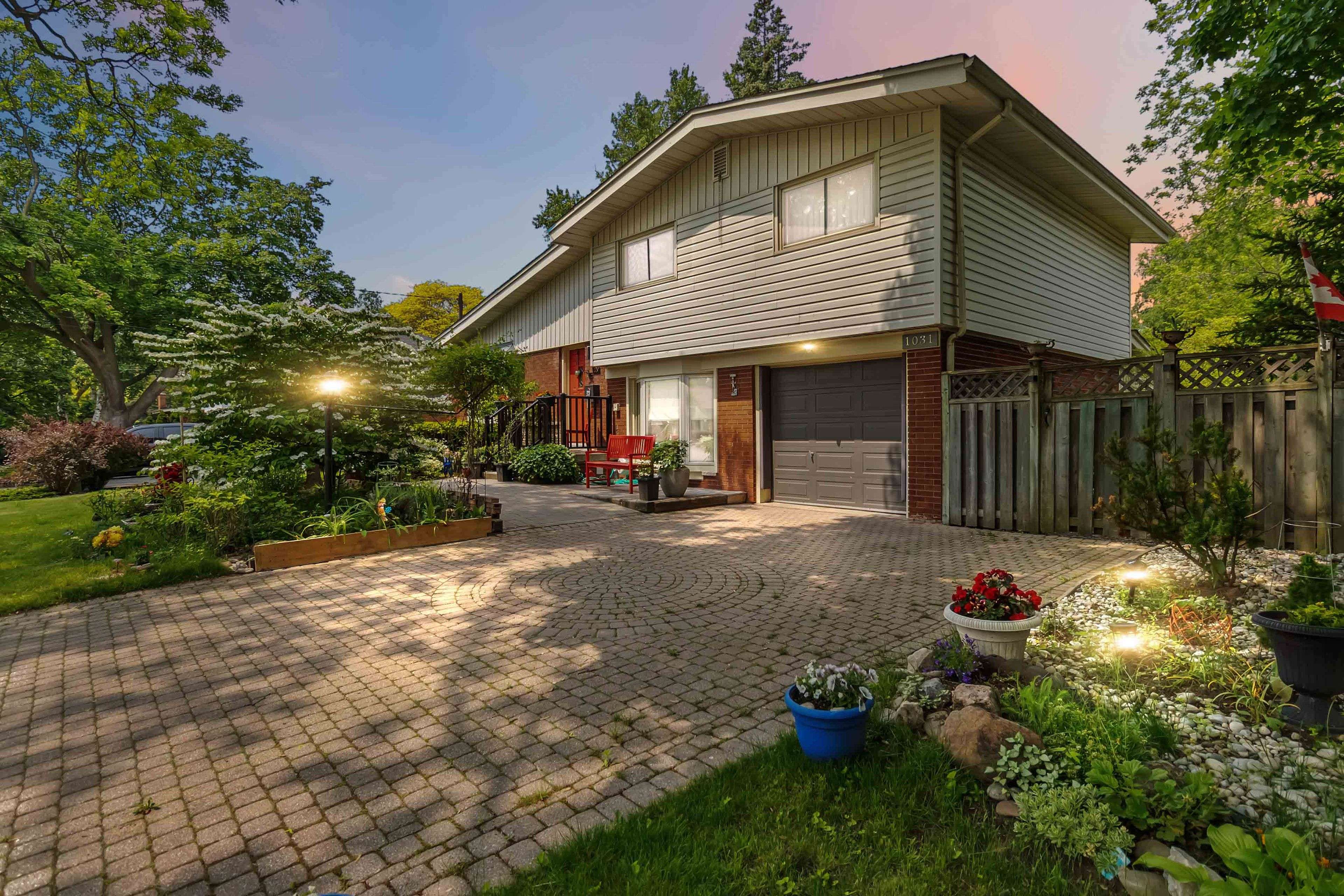 Burlington, ON L7T 3S3,1031 Marley CRES
