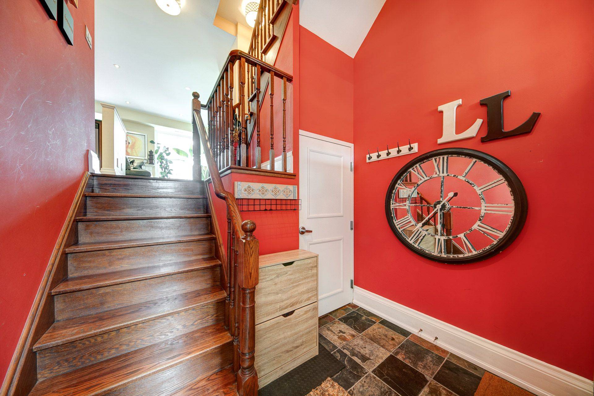 Oakville, ON L6L 3C1,120 BRONTE RD #10