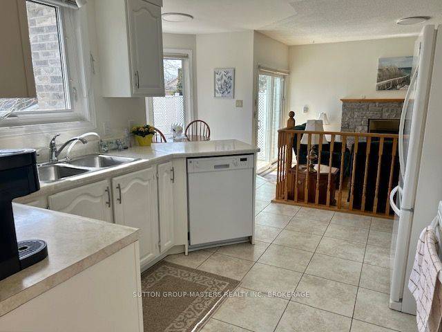 Kingston, ON K7P 2L7,1106 Lancaster DR