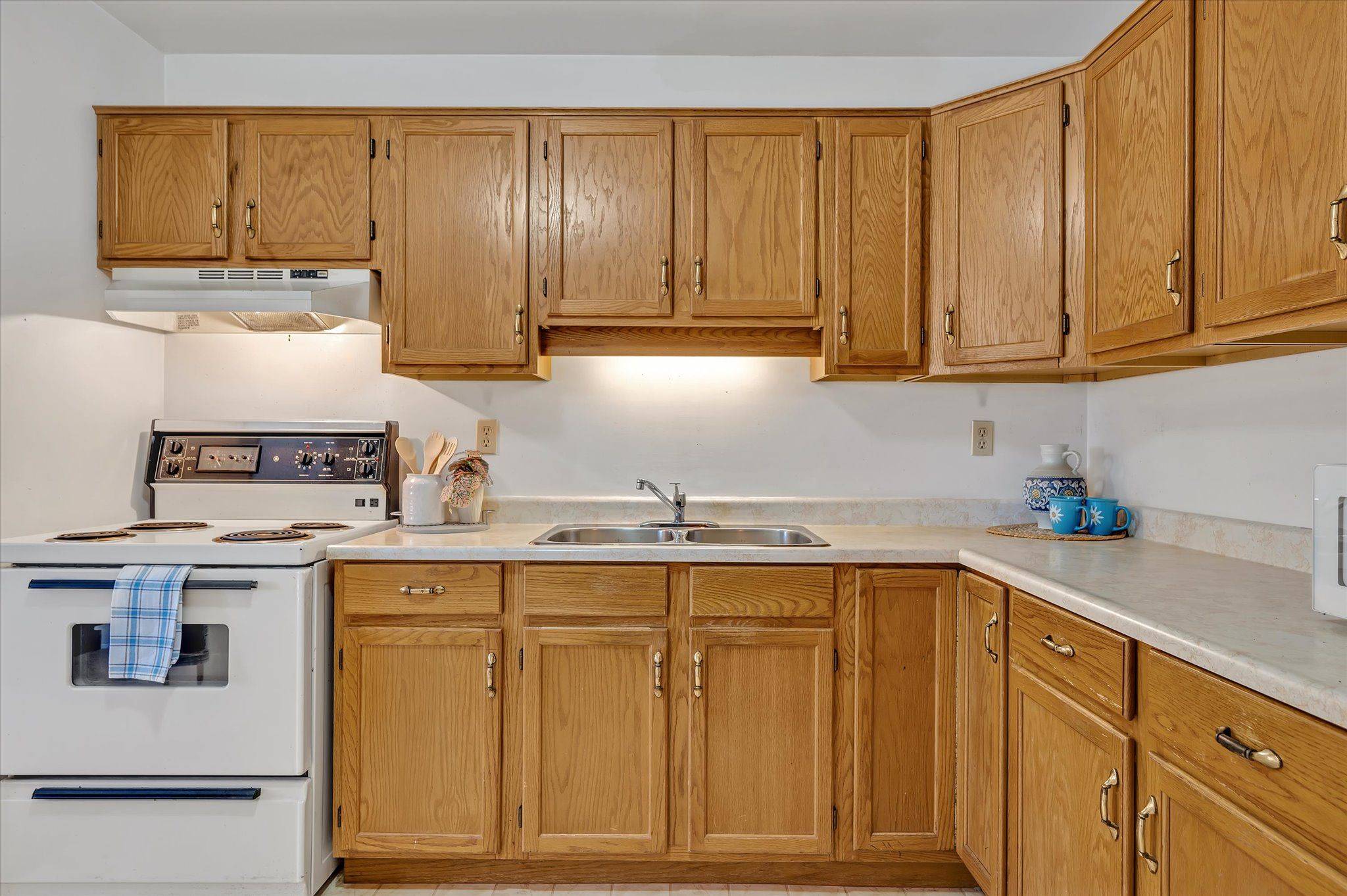 Peterborough Central, ON K9J 5V3,914 Ford ST #106