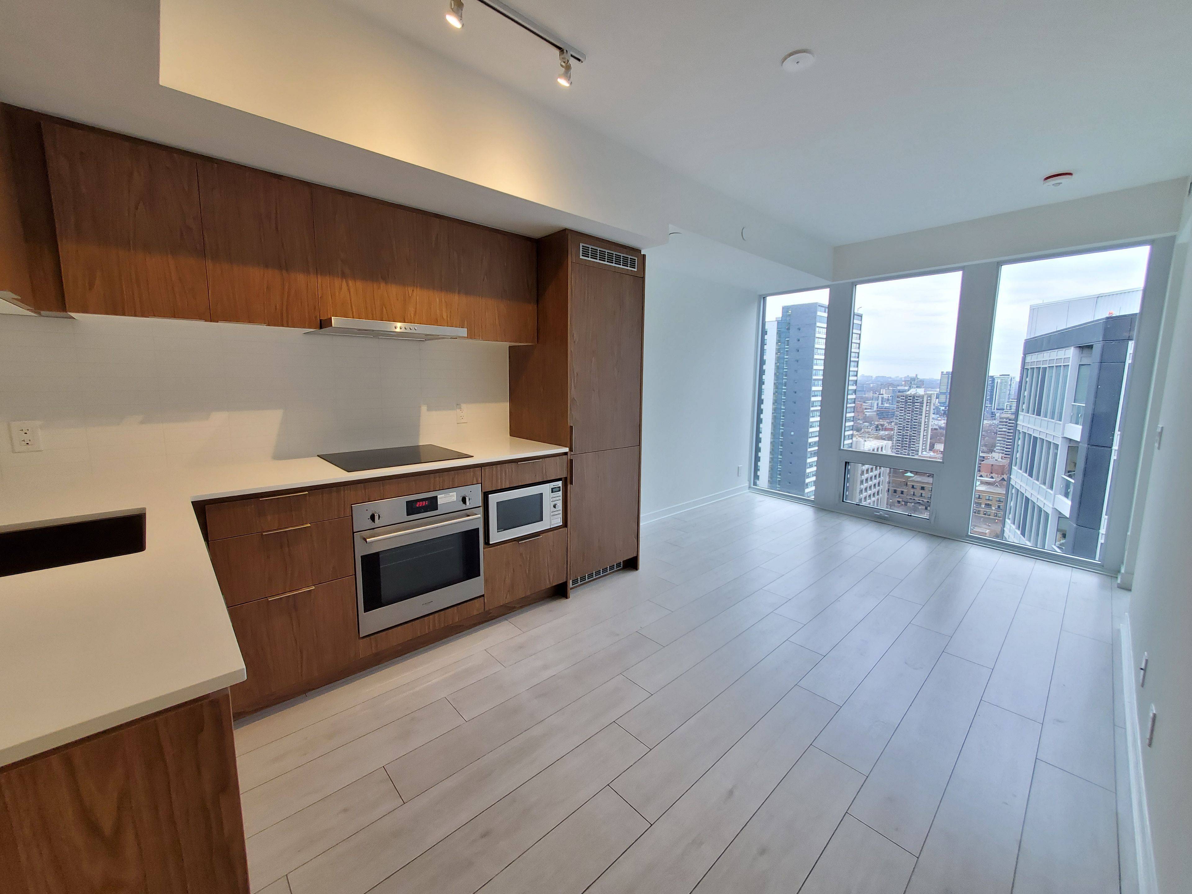 Toronto C08, ON M5B 0B7,60 Shuter ST #Ph212