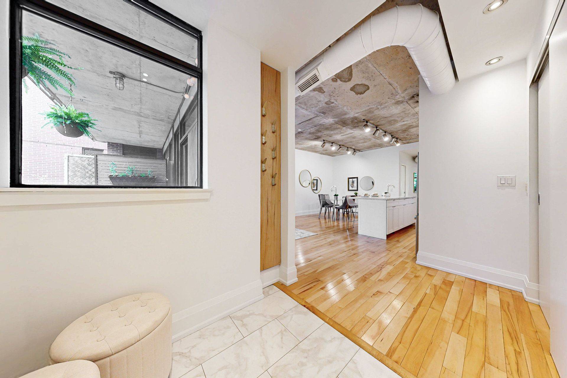 Toronto C01, ON M5V 1C5,62 Niagara ST #320
