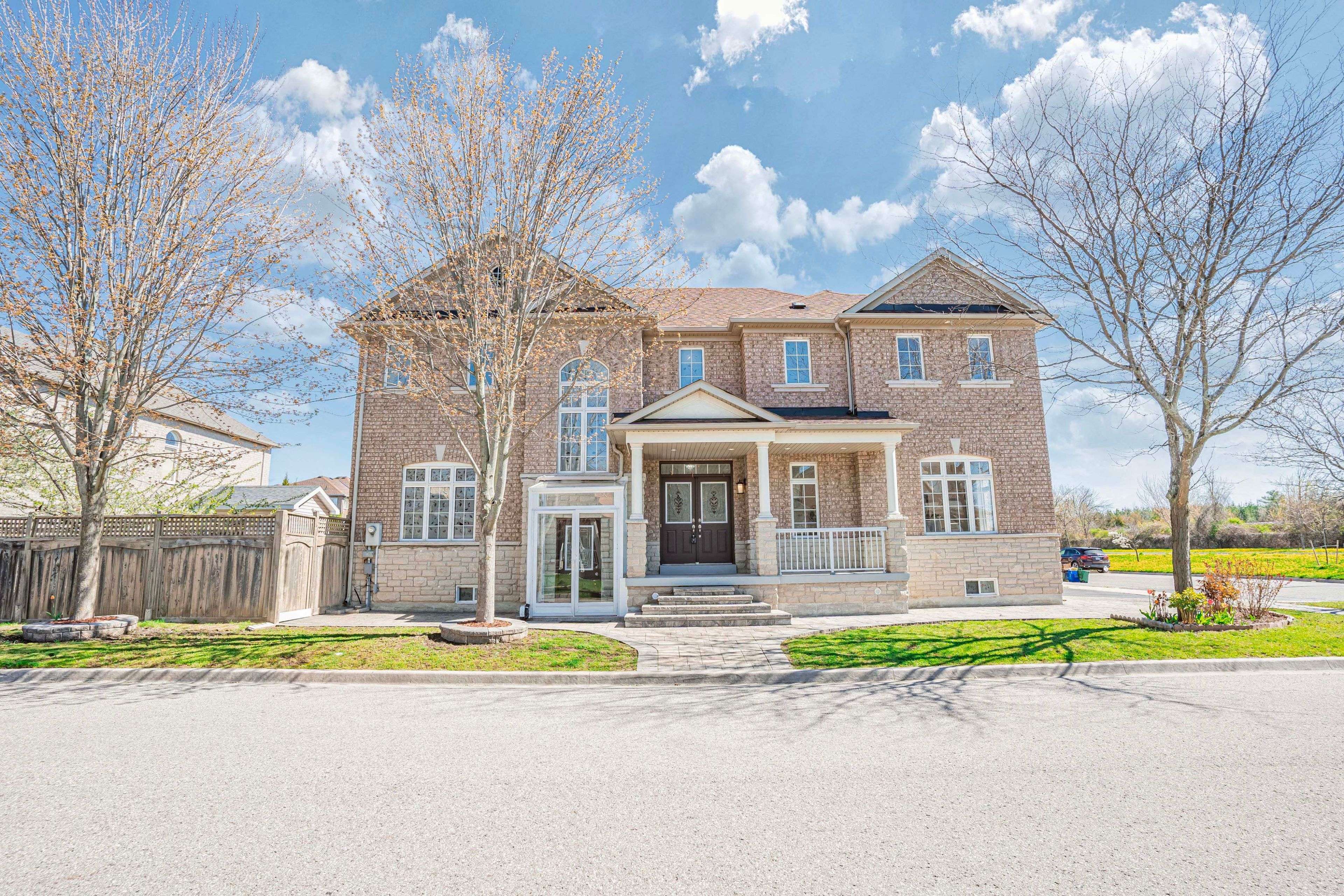 Markham, ON L6B 0B5,42 Reginald Lamb CRES
