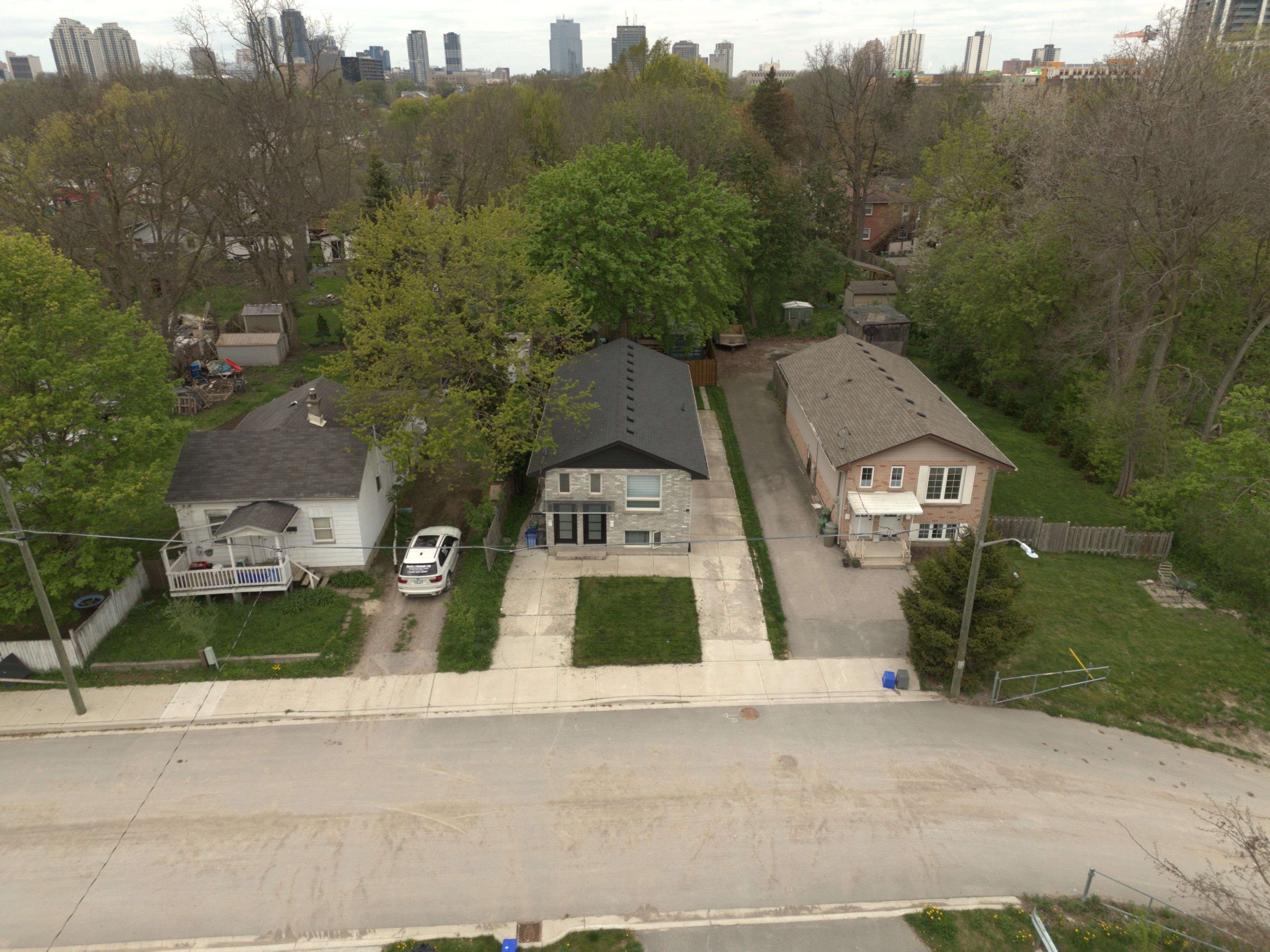 London South, ON N6C 1M9,18 Watson ST