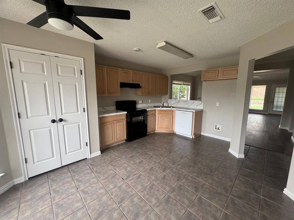 Fort Worth, TX 76133,7108 Avington Way