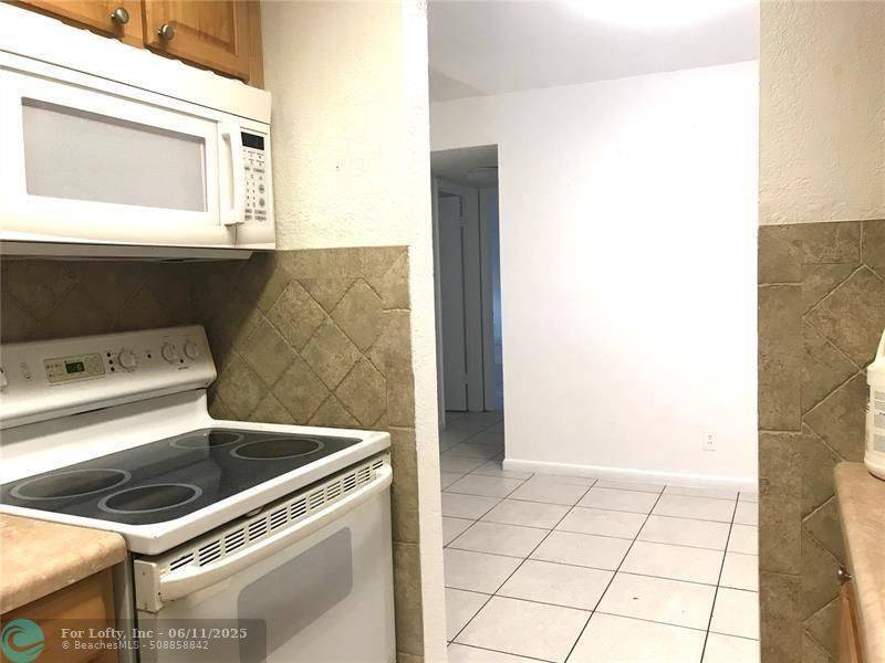 Hollywood, FL 33020,2530 Pierce St  #107