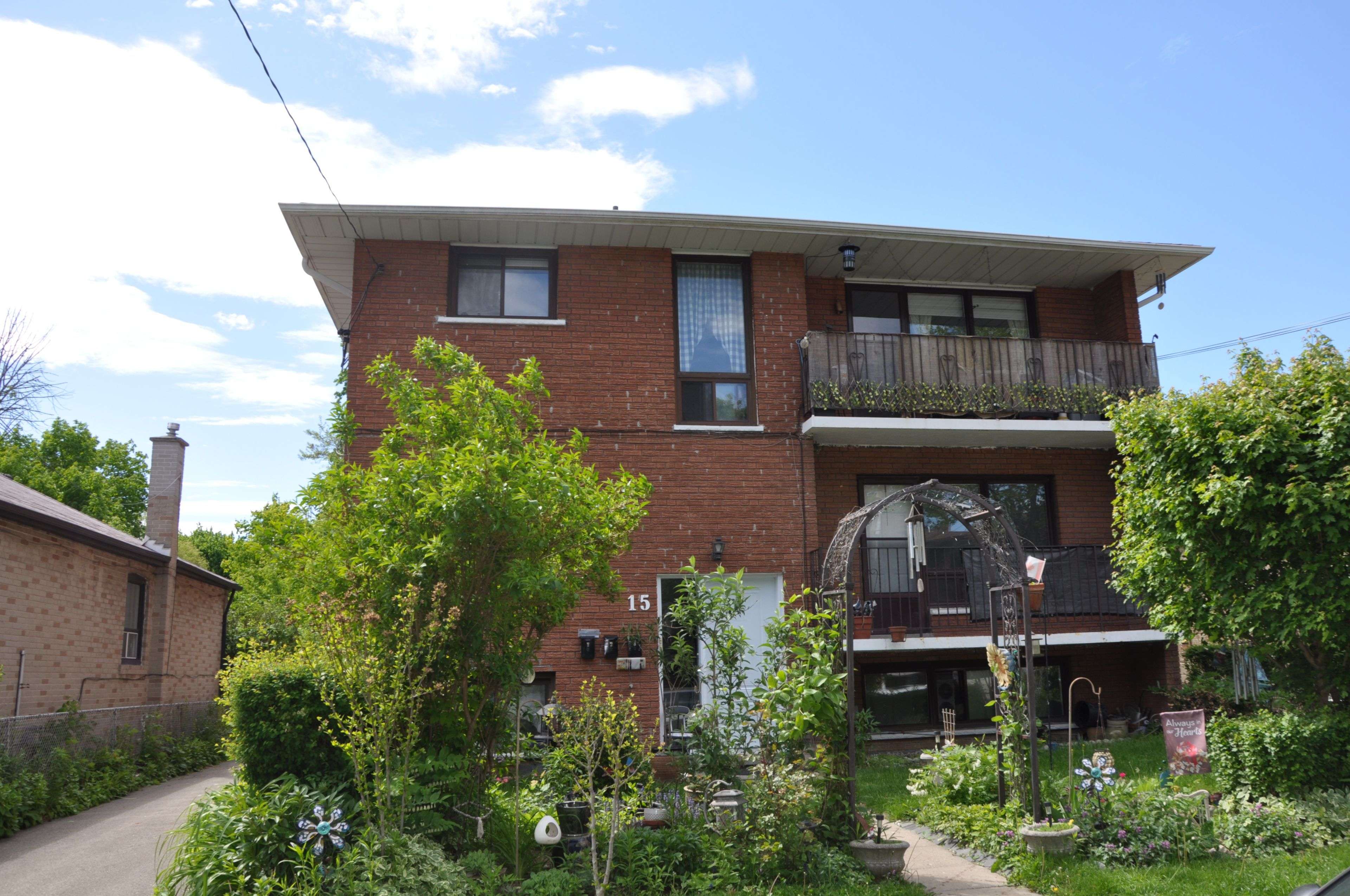 Toronto W06, ON M8W 1H4,15 Muskoka AVE