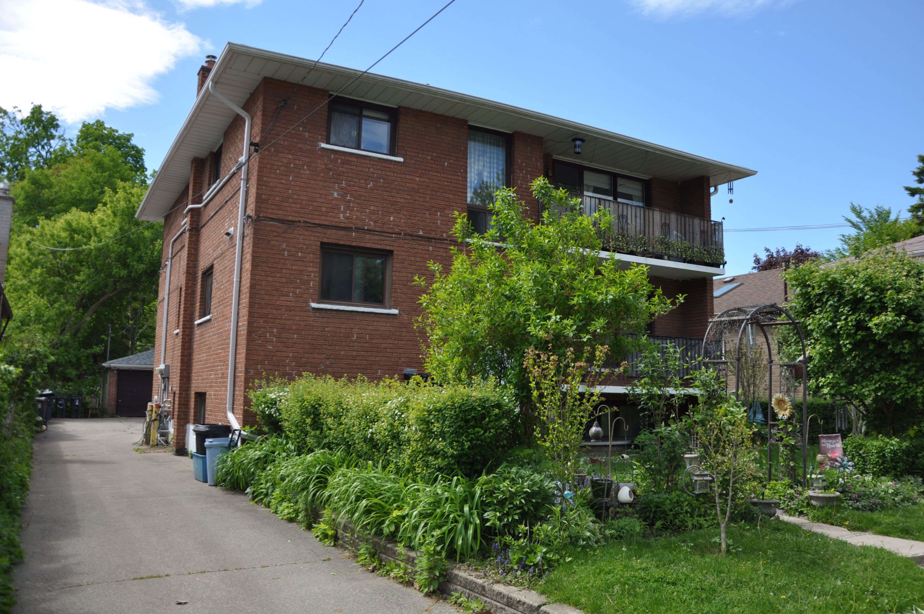 Toronto W06, ON M8W 1H4,15 Muskoka AVE