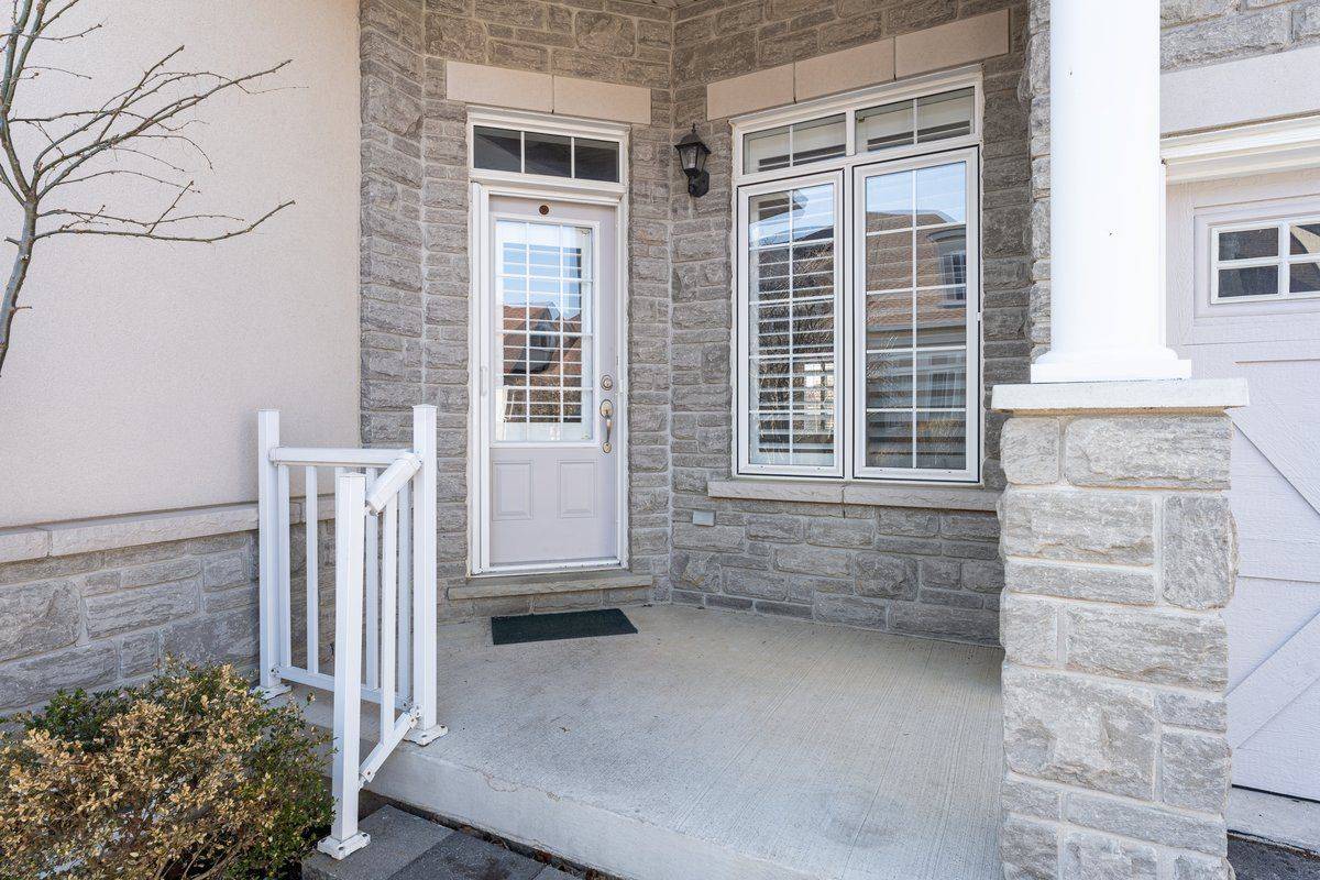 Halton Hills, ON L7G 0B9,60 Garrison SQ