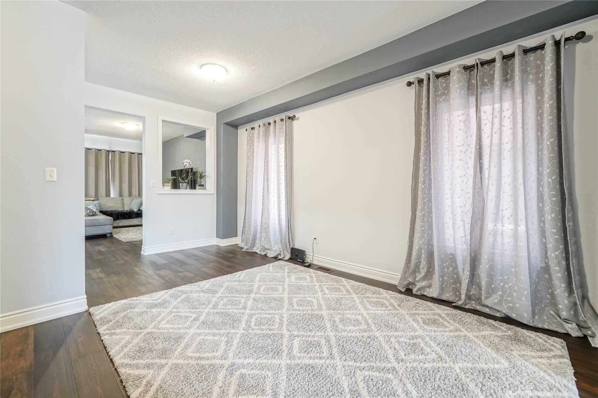 Brampton, ON L6Z 0E1,240 Brussels AVE