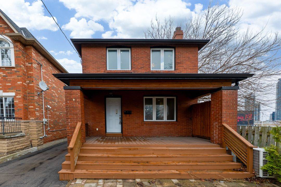 Toronto W07, ON M8Y 3L4,5 Aldgate AVE