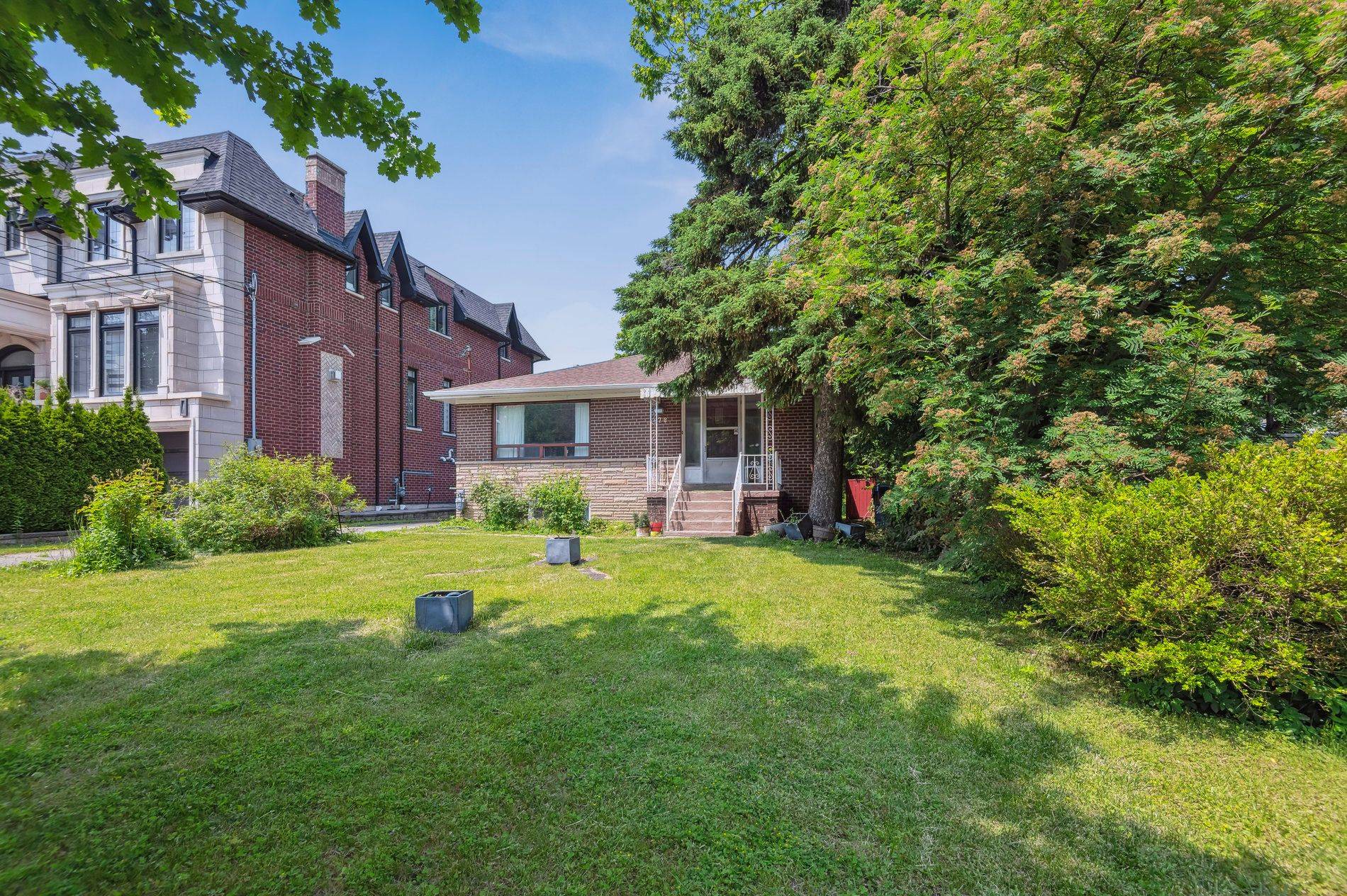 Toronto C14, ON M2M 2K3,178 Northwood DR