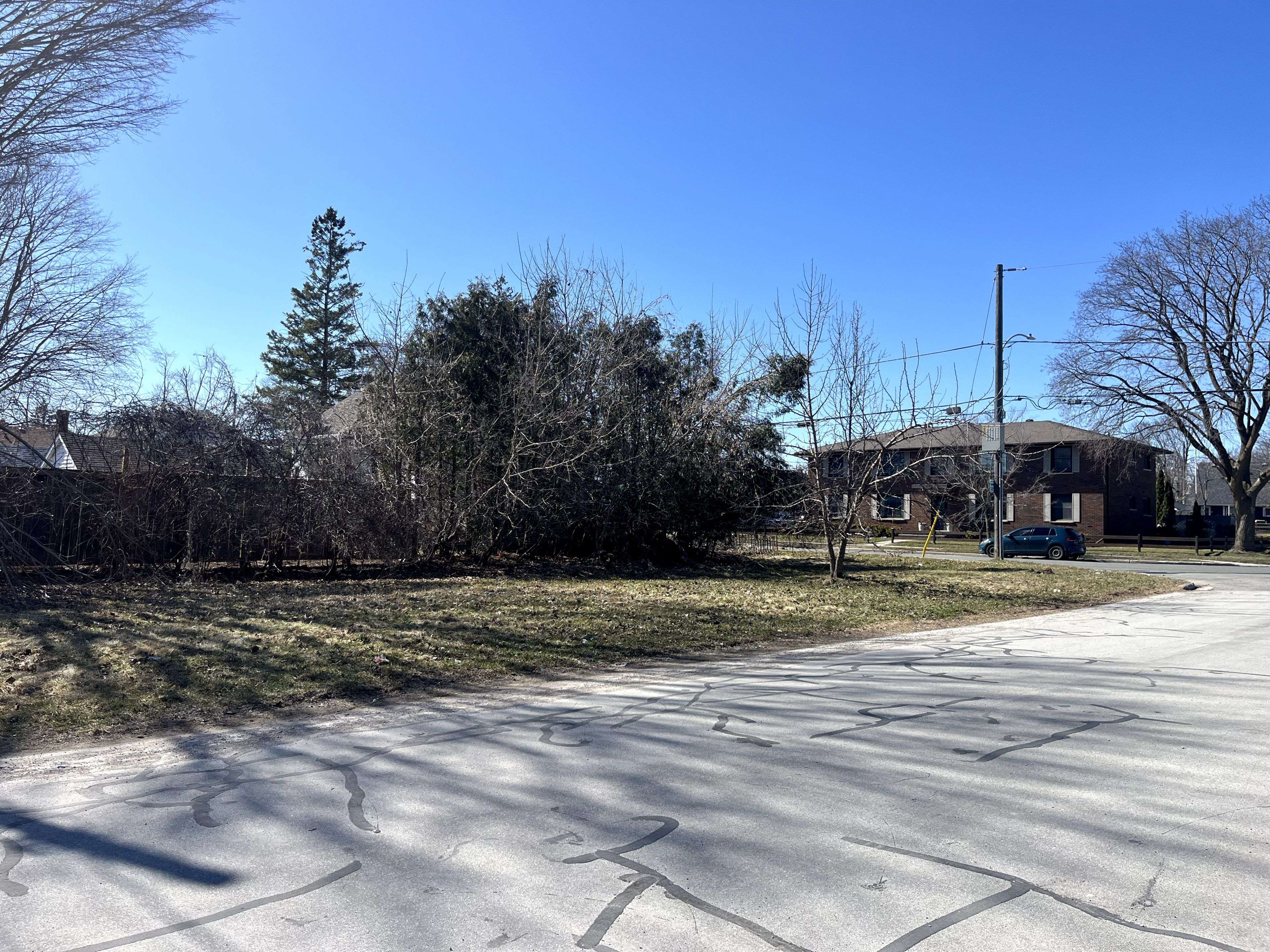 Peterborough South, ON K9J 1S3,509 KING GEORGE ST