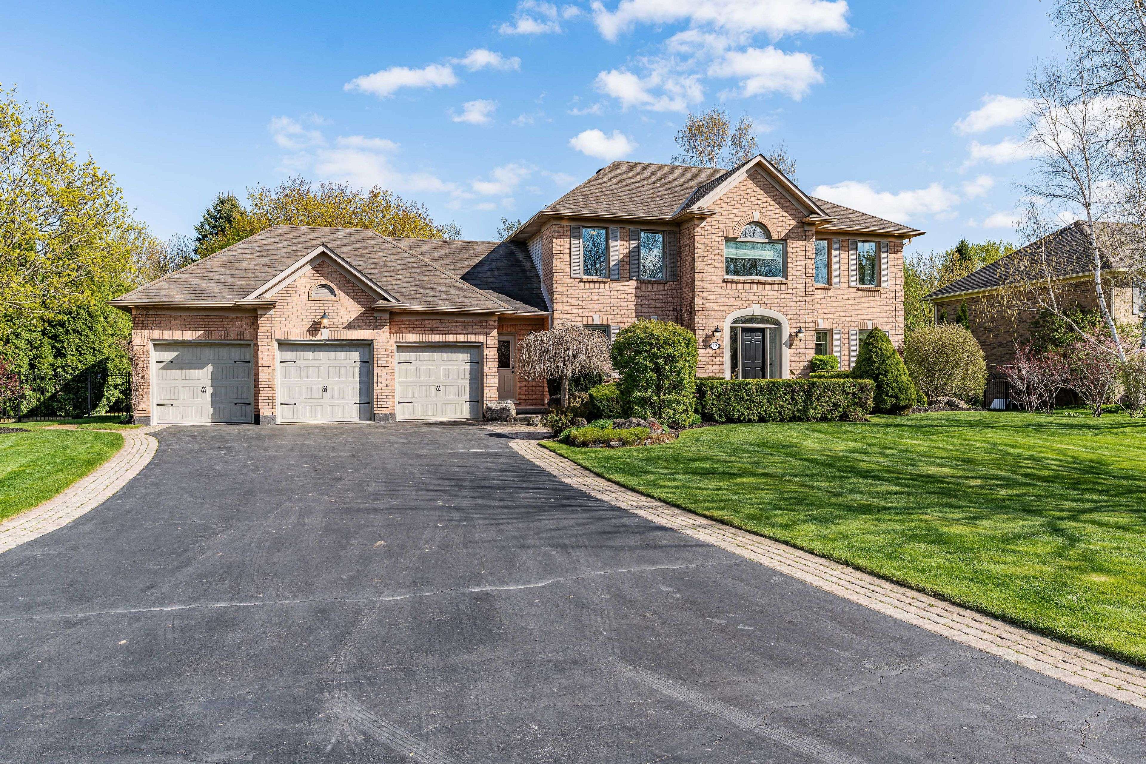 Hamilton, ON L0R 1H2,12 Elderberry LN